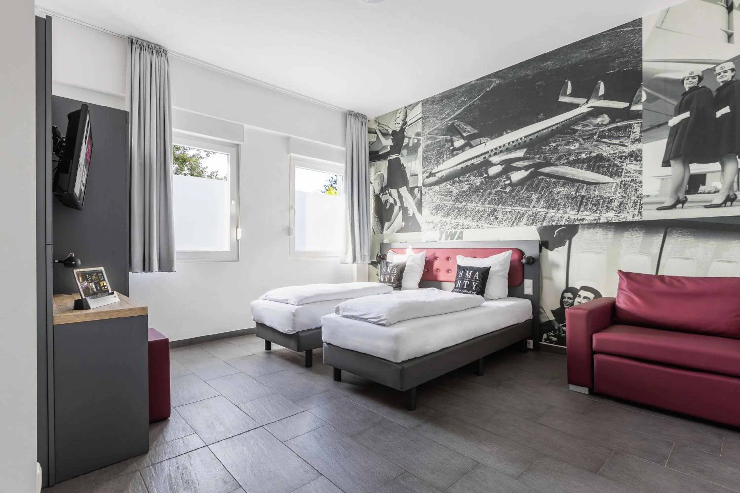 Bed in SMARTY Airport Cologne Hotel - KONTAKTLOSER SELF CHECK-IN