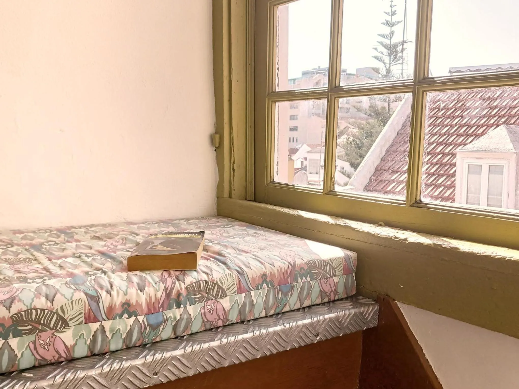 View (from property/room), Bed in Lisbon Calling Rooms & Studio