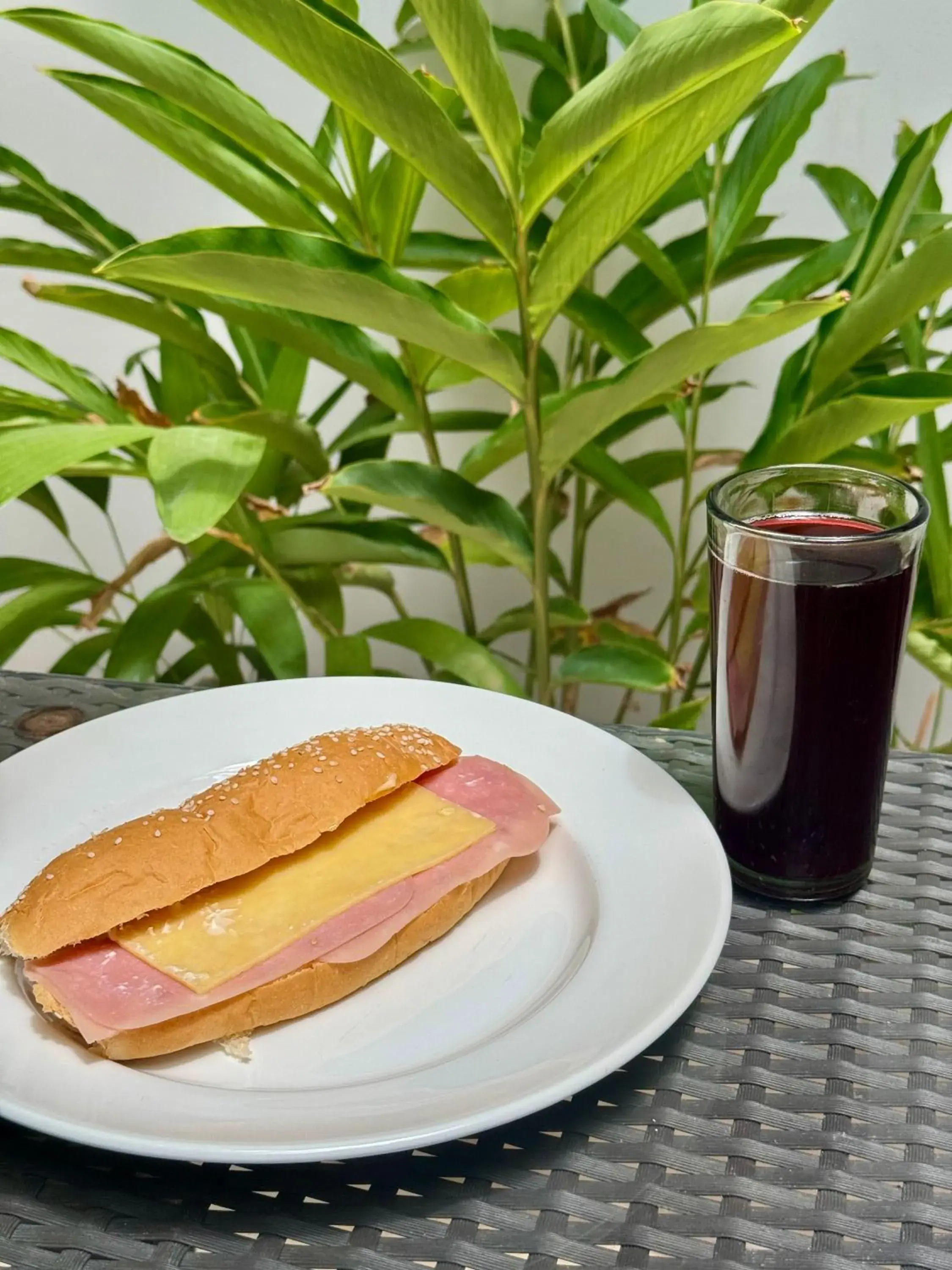 Breakfast in Illusion Boutique "Near Beach" Breakfast in Illusion Boutique "Near Beach"