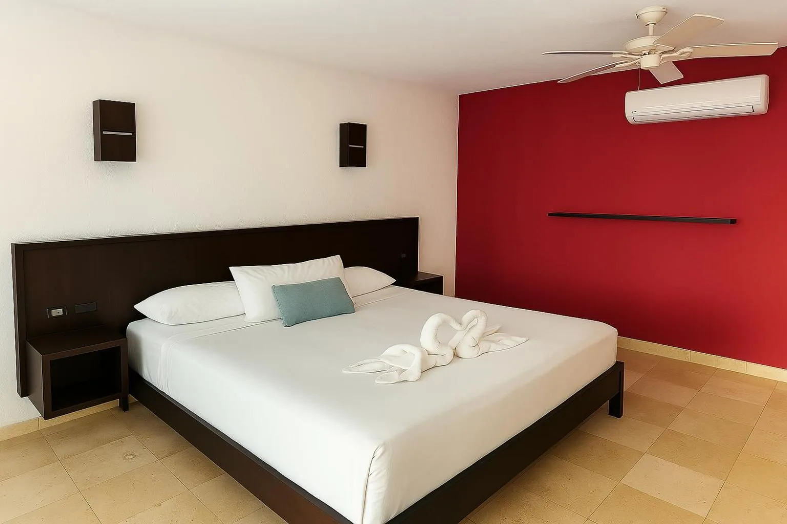 Bed in Illusion Boutique "Near Beach"