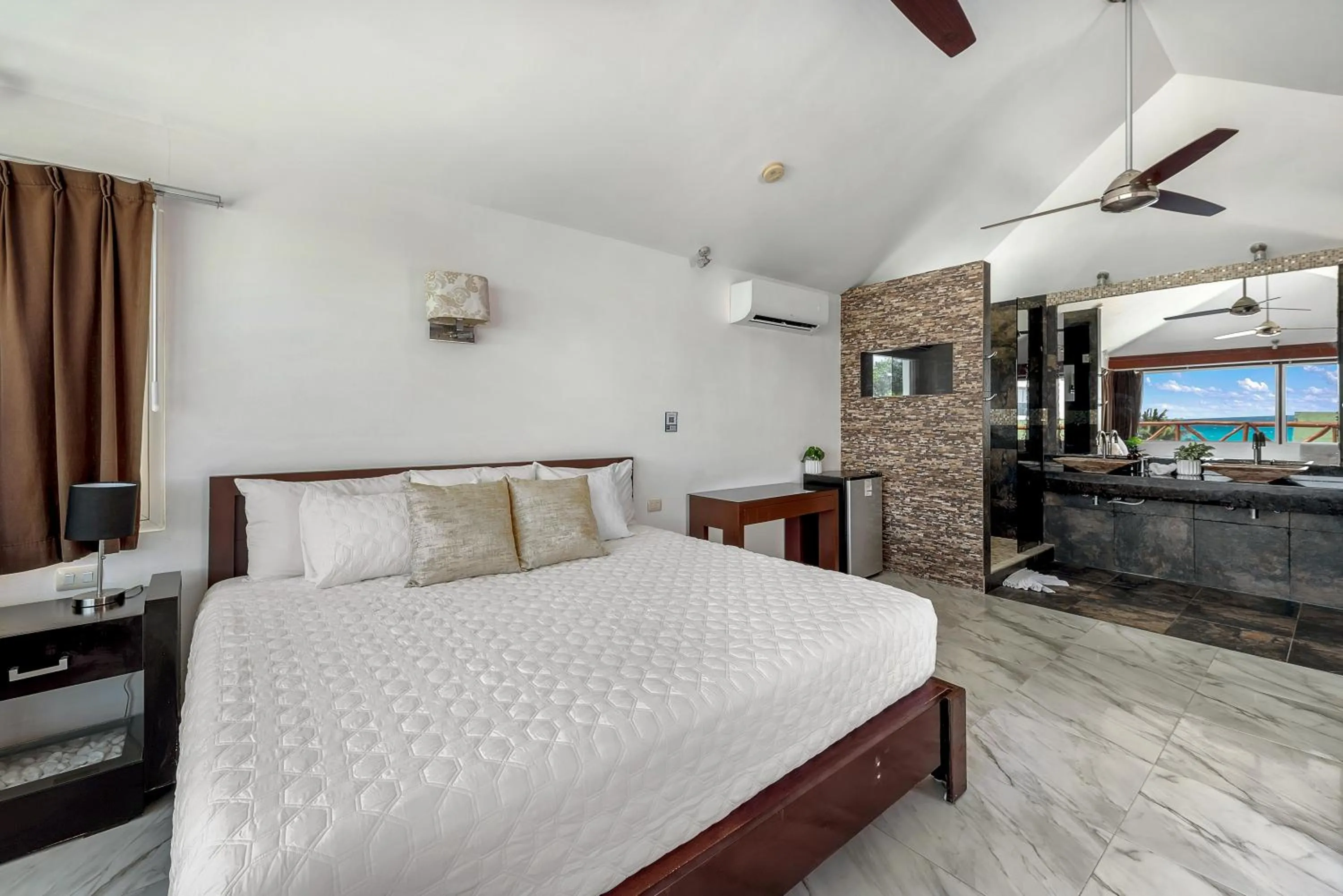 Bed in Illusion Boutique "Near Beach"