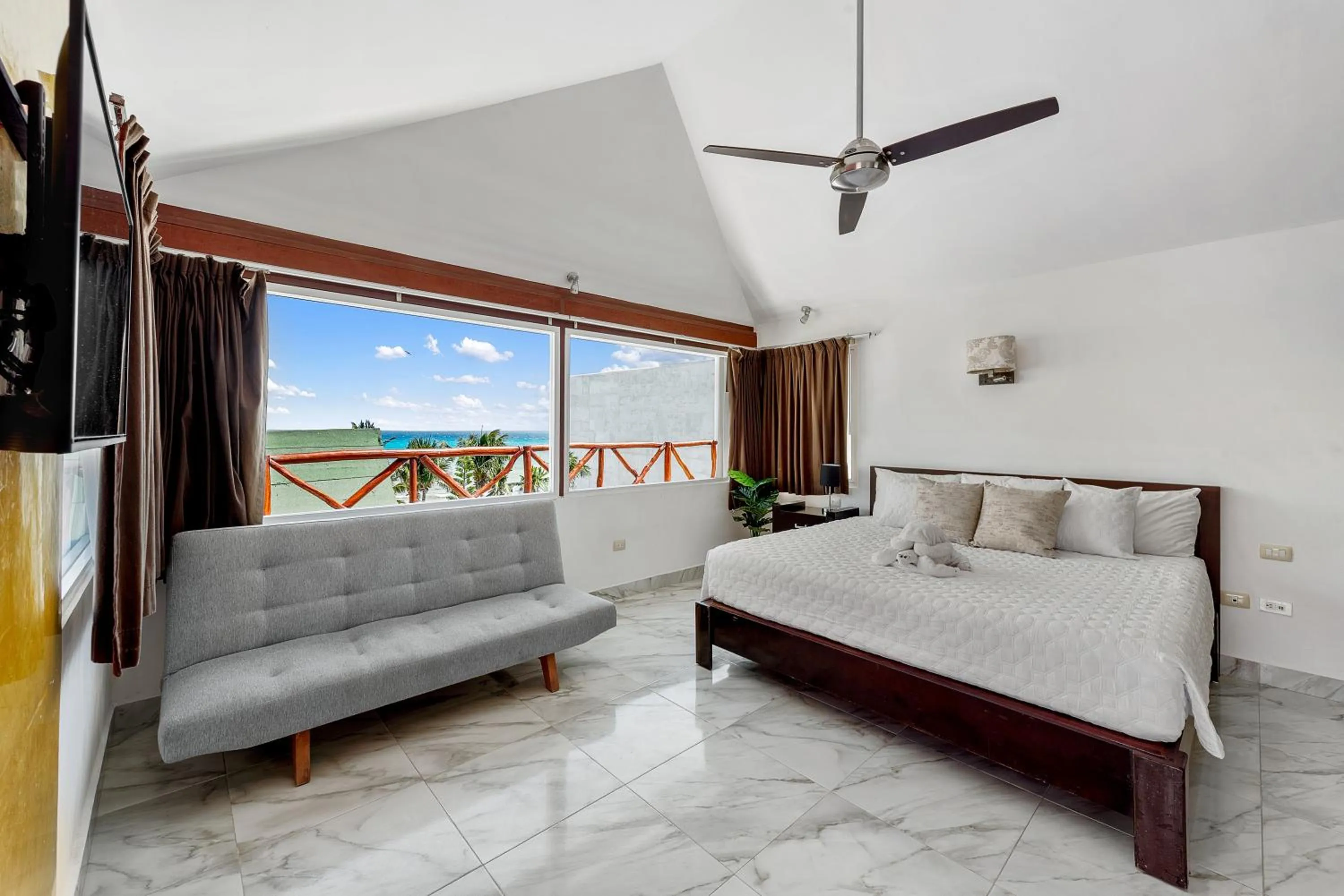 Bed in Illusion Boutique "Near Beach"