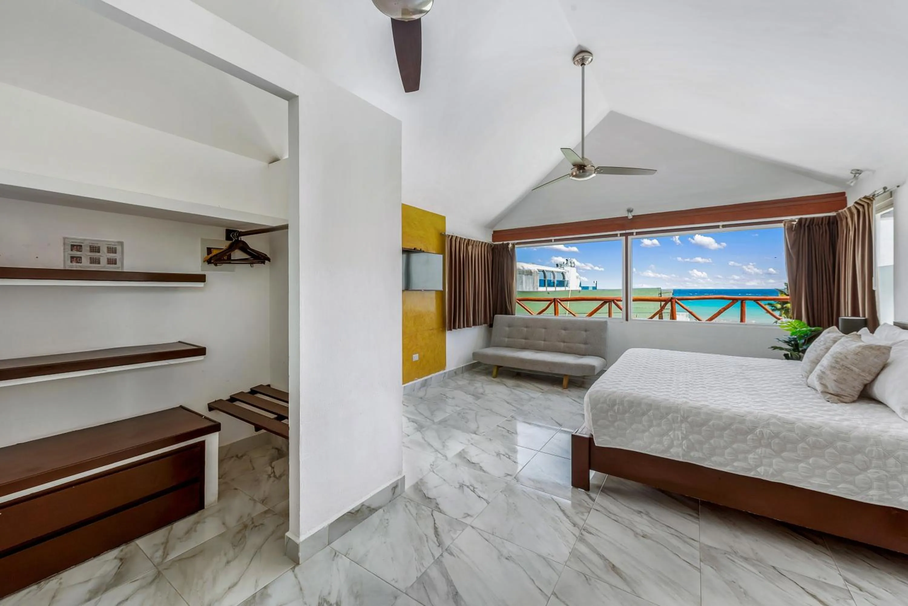 Bed in Illusion Boutique "Near Beach"