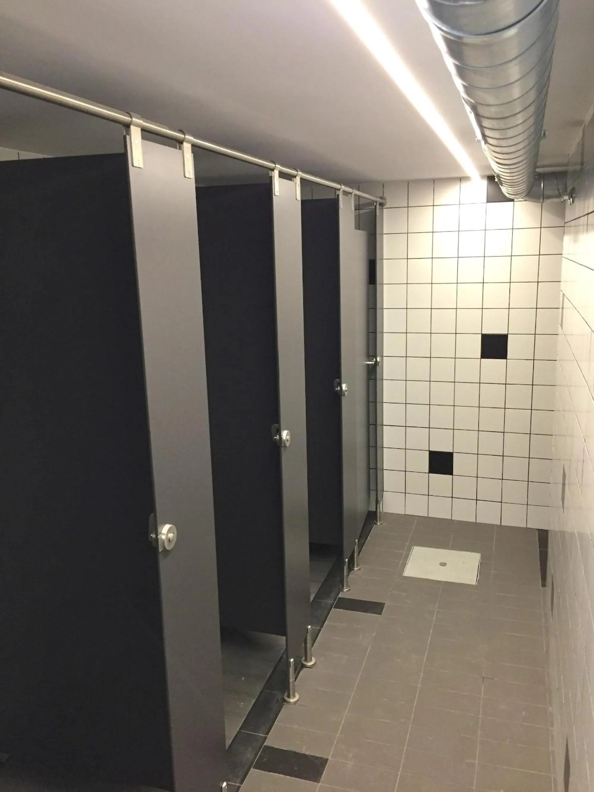 Bathroom in Safestay Barcelona Gothic