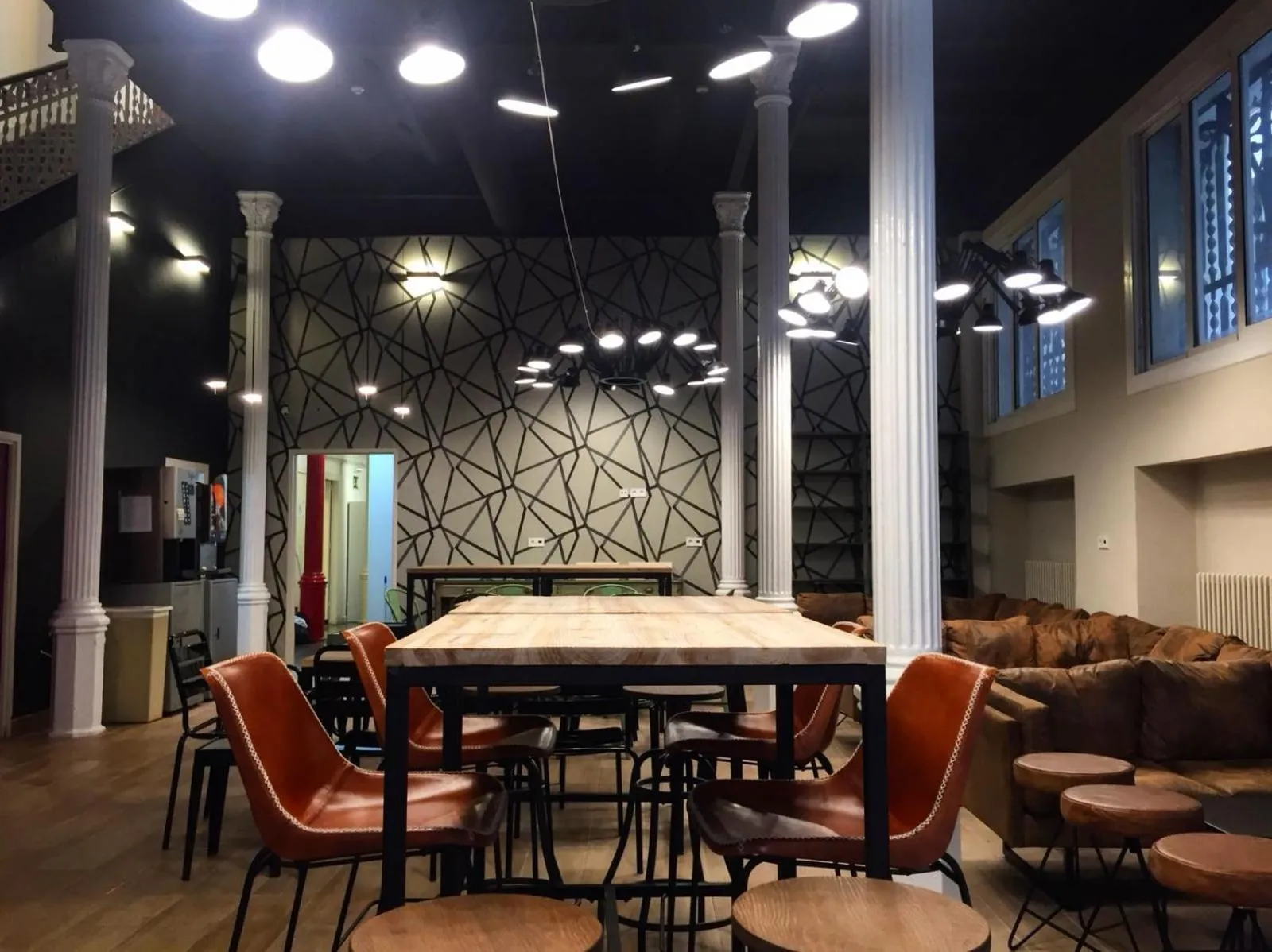 Lounge or bar in Safestay Barcelona Gothic