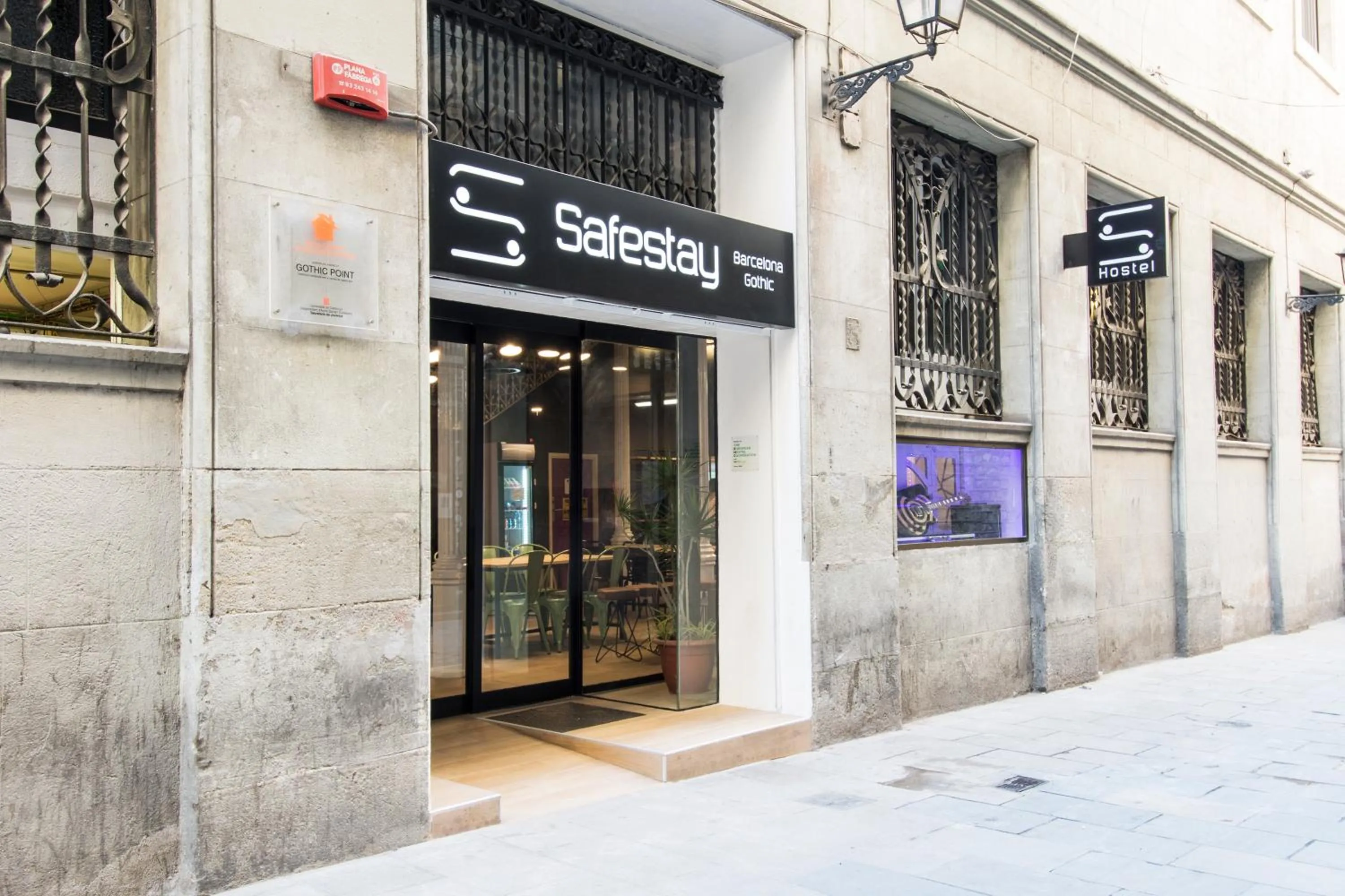 Facade/entrance in Safestay Barcelona Gothic
