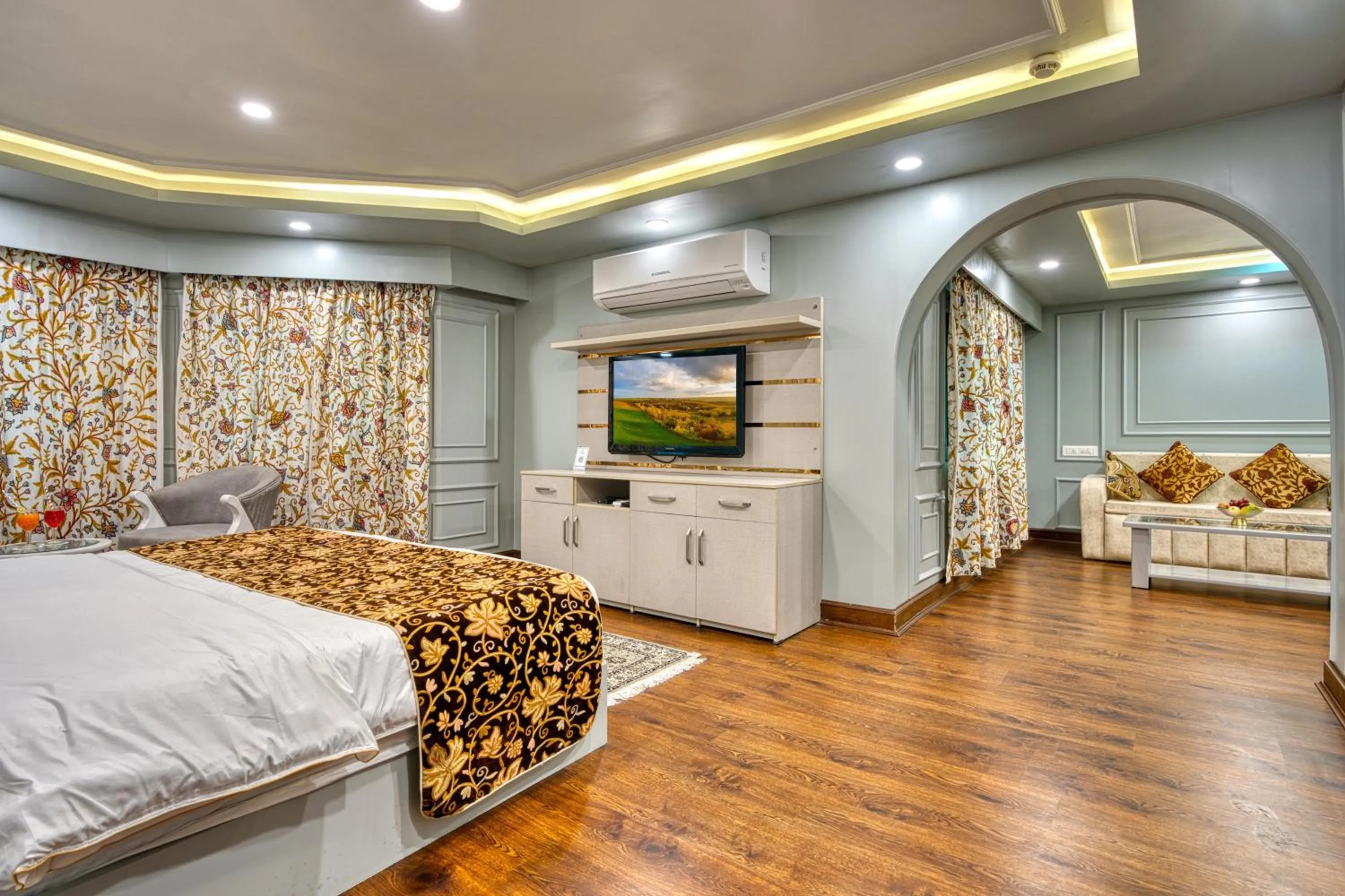 Bedroom, Bed in Hotel Baisaran Pahalgam