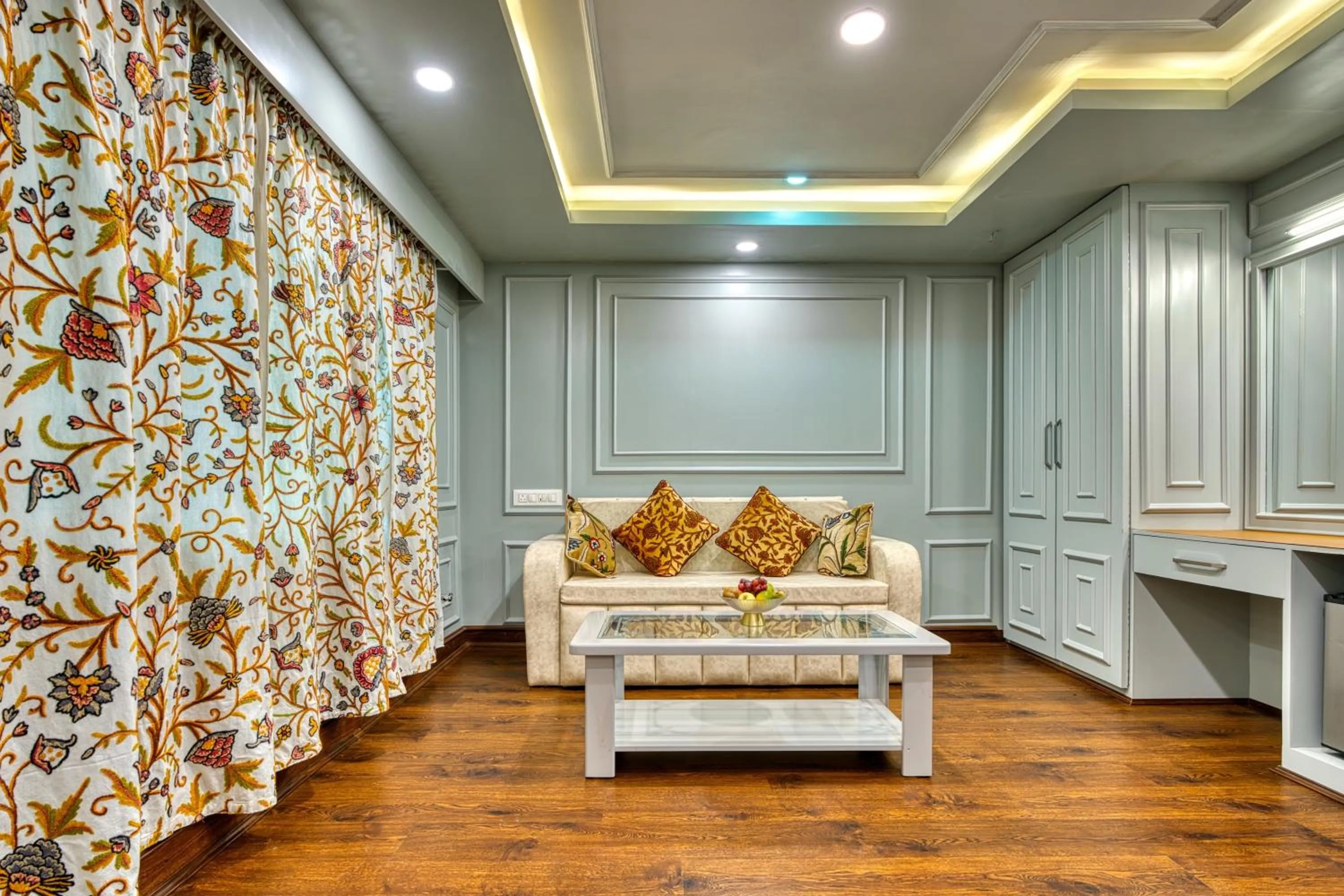 Living room in Hotel Baisaran Pahalgam