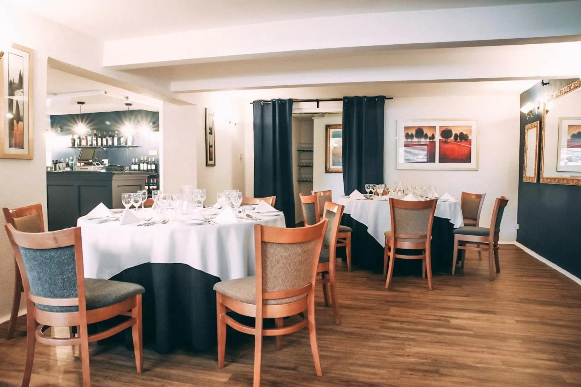 Restaurant/places to eat in Wycliffe Hotel