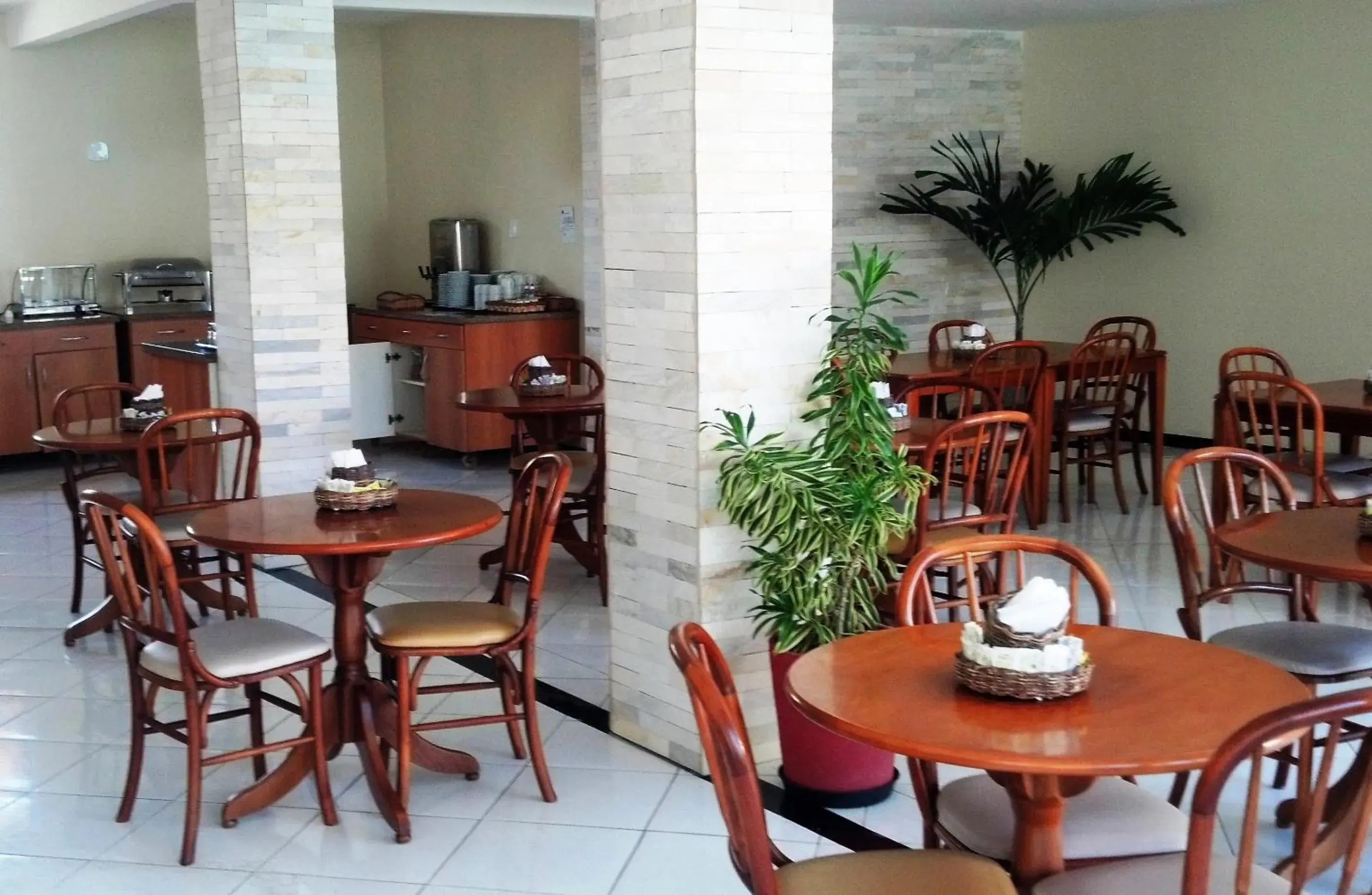 Restaurant/places to eat in Via Mar Praia Hotel Restaurant/places to eat in Via Mar Praia Hotel