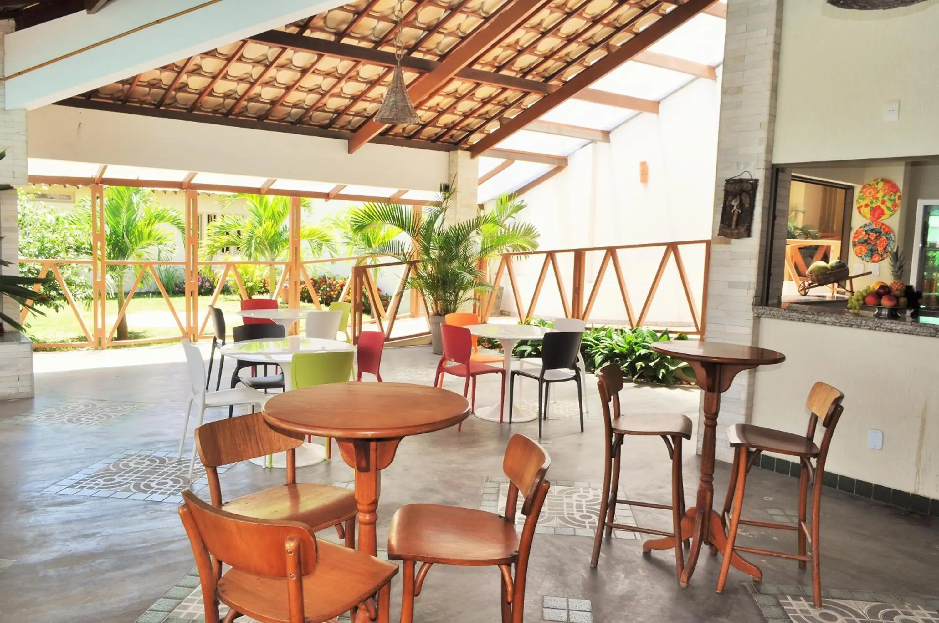 Lounge or bar in Via Mar Praia Hotel Lounge or bar in Via Mar Praia Hotel