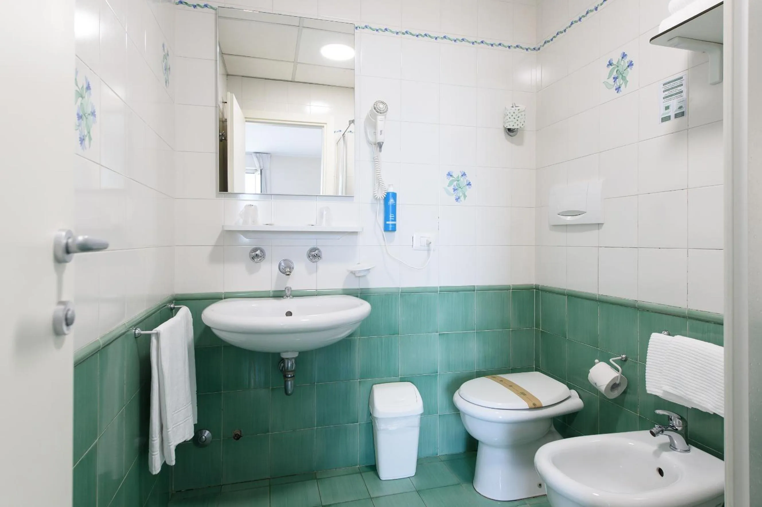 Shower in Hotel Casa Tra Noi