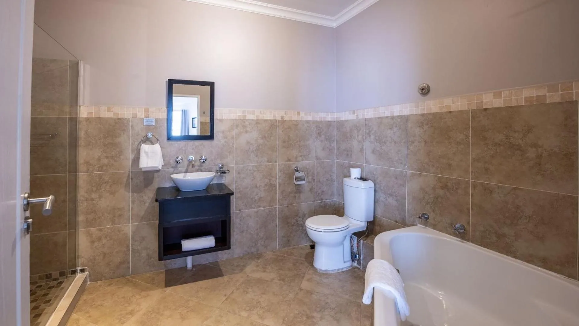 Toilet in ANEW Hotel Highveld Emalahleni