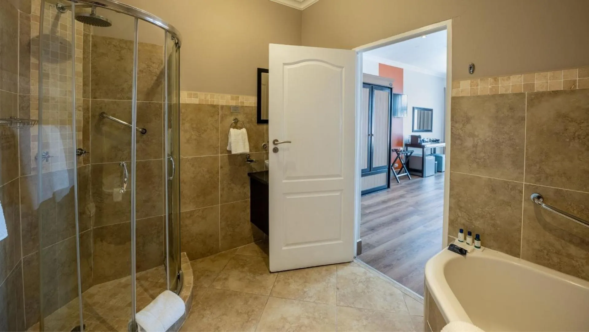 Shower in ANEW Hotel Highveld Emalahleni