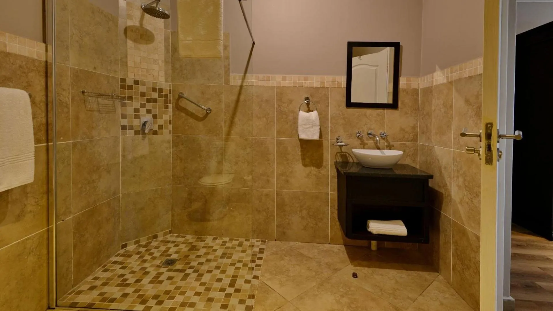 Shower in ANEW Hotel Highveld Emalahleni