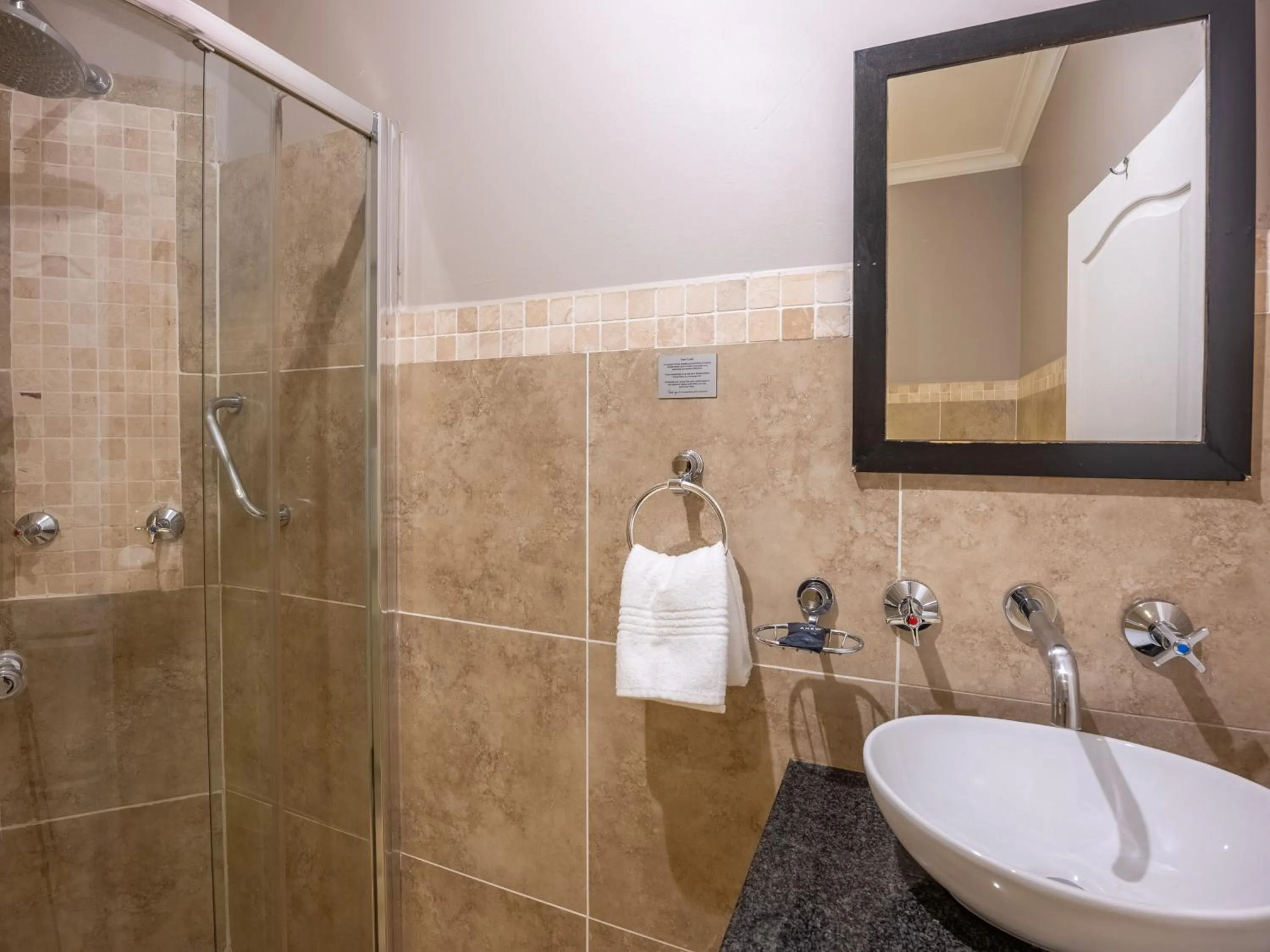 Shower in ANEW Hotel Highveld Emalahleni