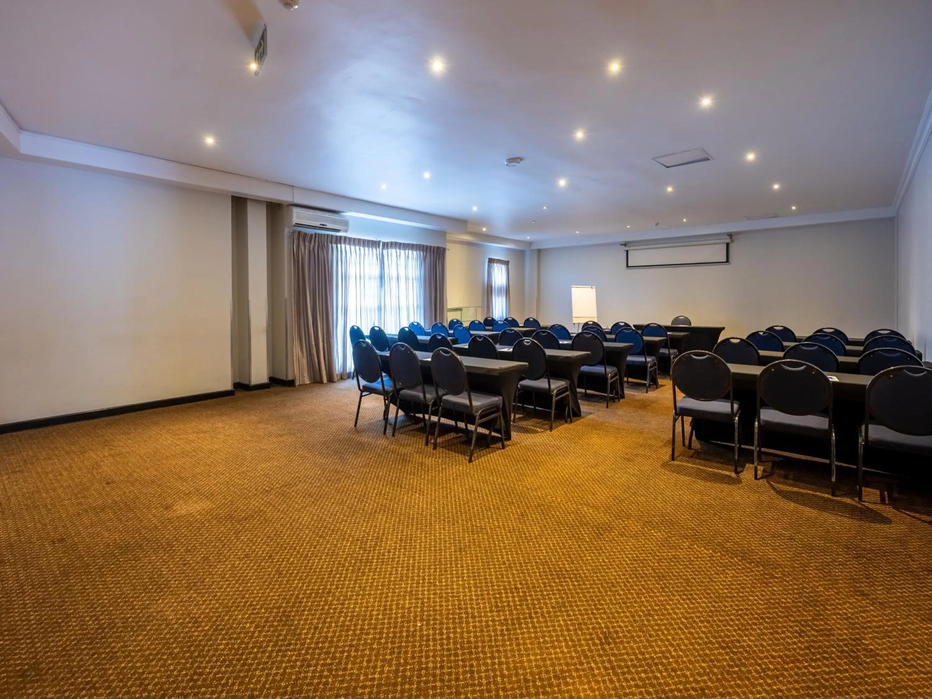 Meeting/conference room in ANEW Hotel Highveld Emalahleni