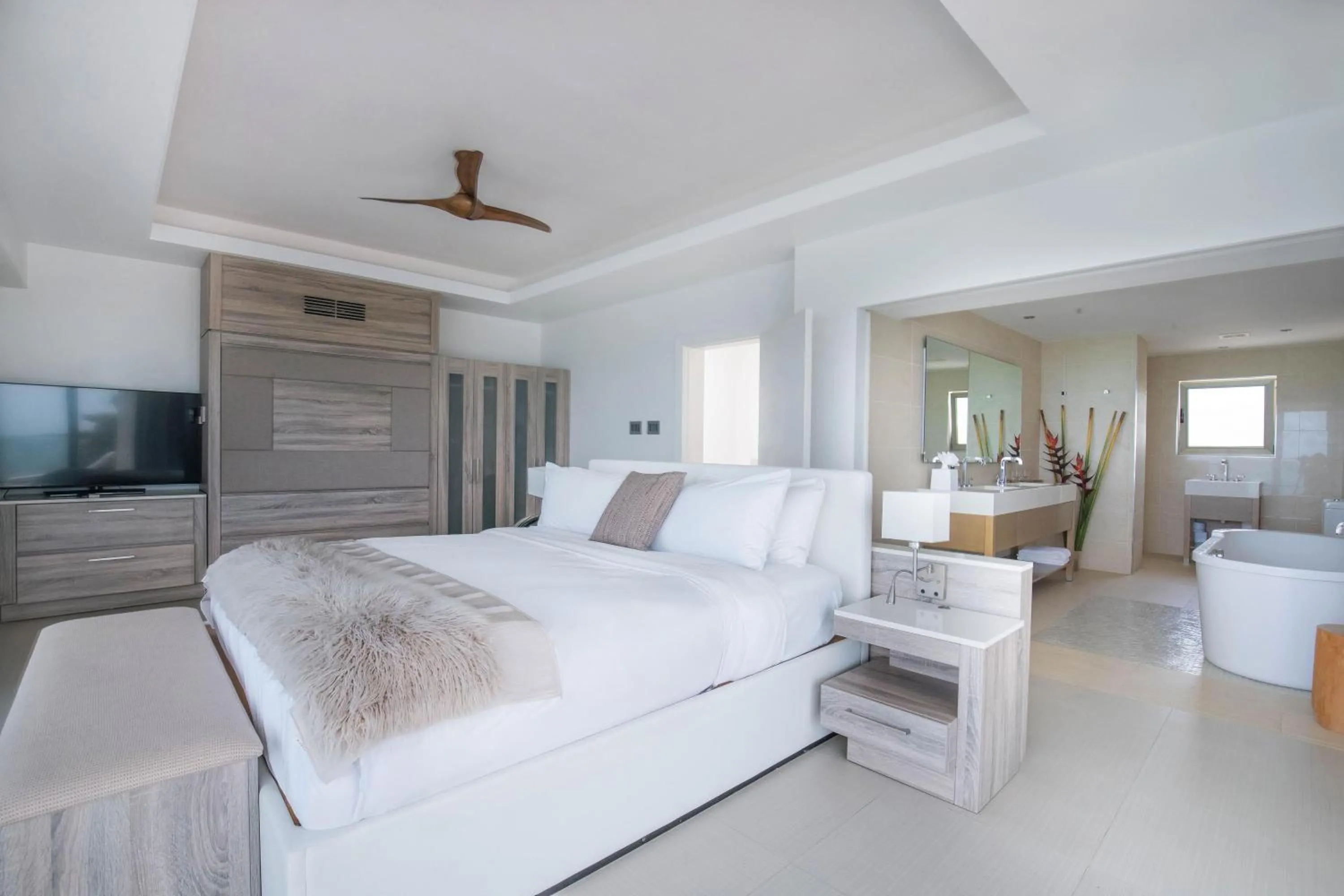 Photo of the whole room, Bed in Hodges Bay Resort & Spa, an HQ Luxury Resort & Residences