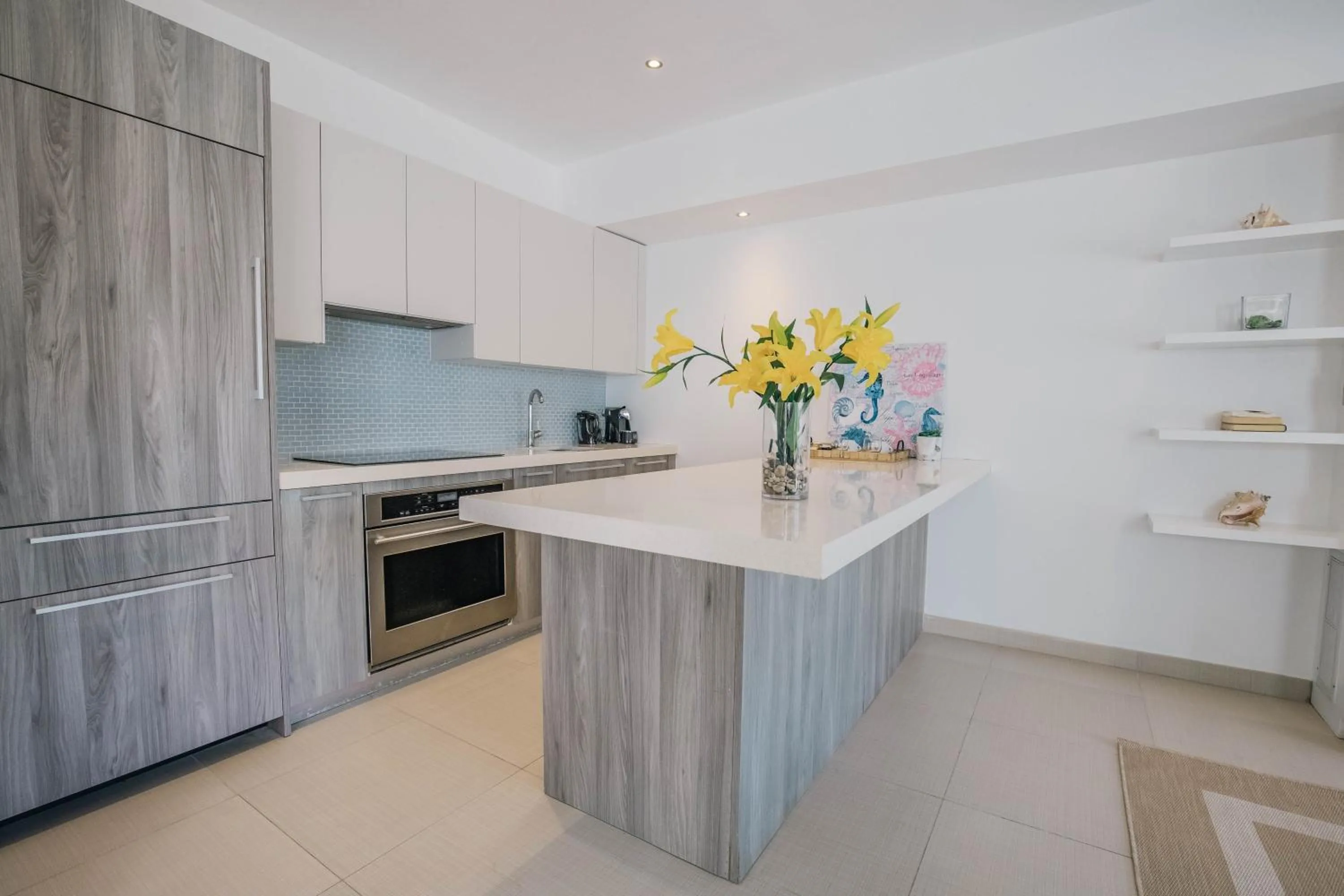 Kitchen or kitchenette in Hodges Bay Resort & Spa, an HQ Luxury Resort & Residences