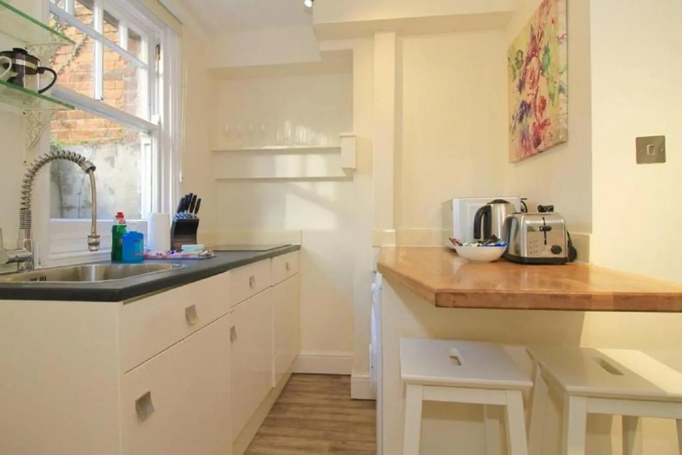 Kitchen or kitchenette in Noa Residence