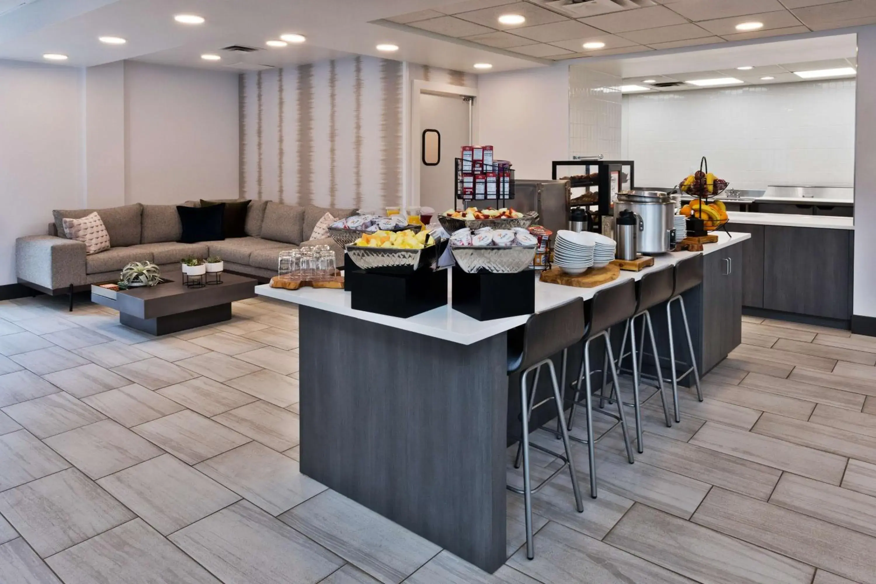 Breakfast in Hilton Garden Inn Birmingham SE/Liberty Park Breakfast in Hilton Garden Inn Birmingham SE/Liberty Park