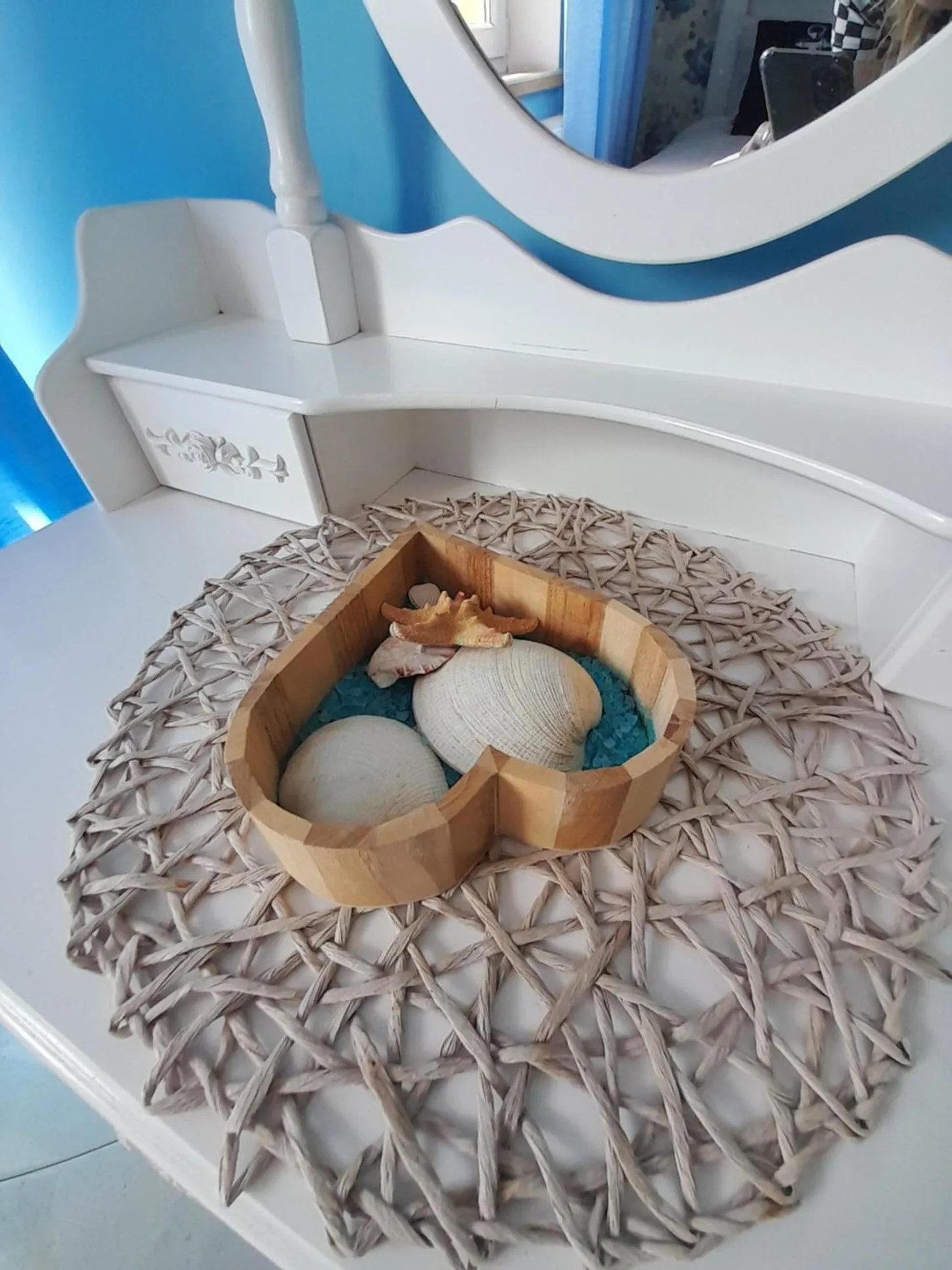 Decorative detail in Willa SUNRISE