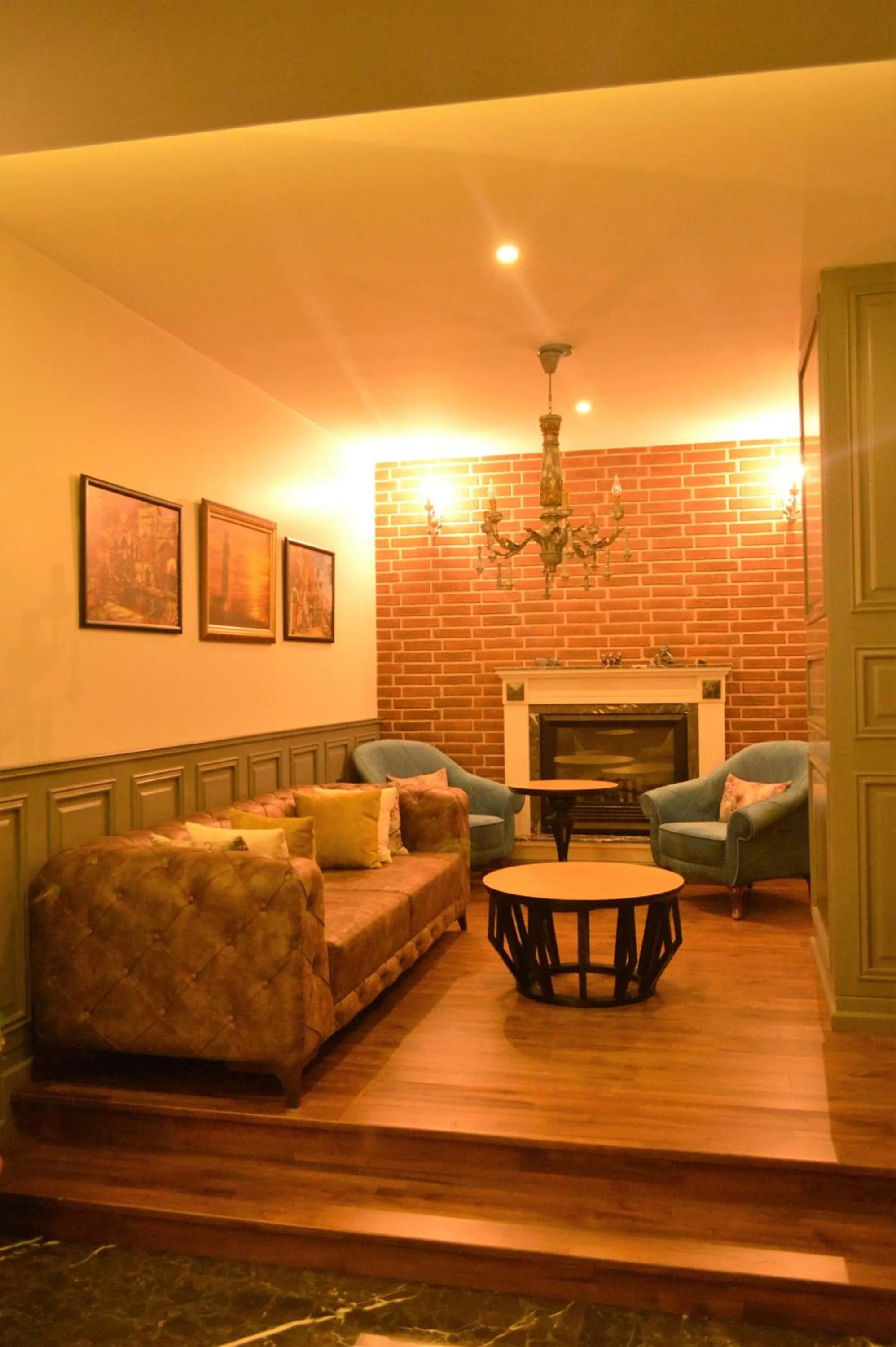 Communal lounge/ TV room in Seymen Hotel