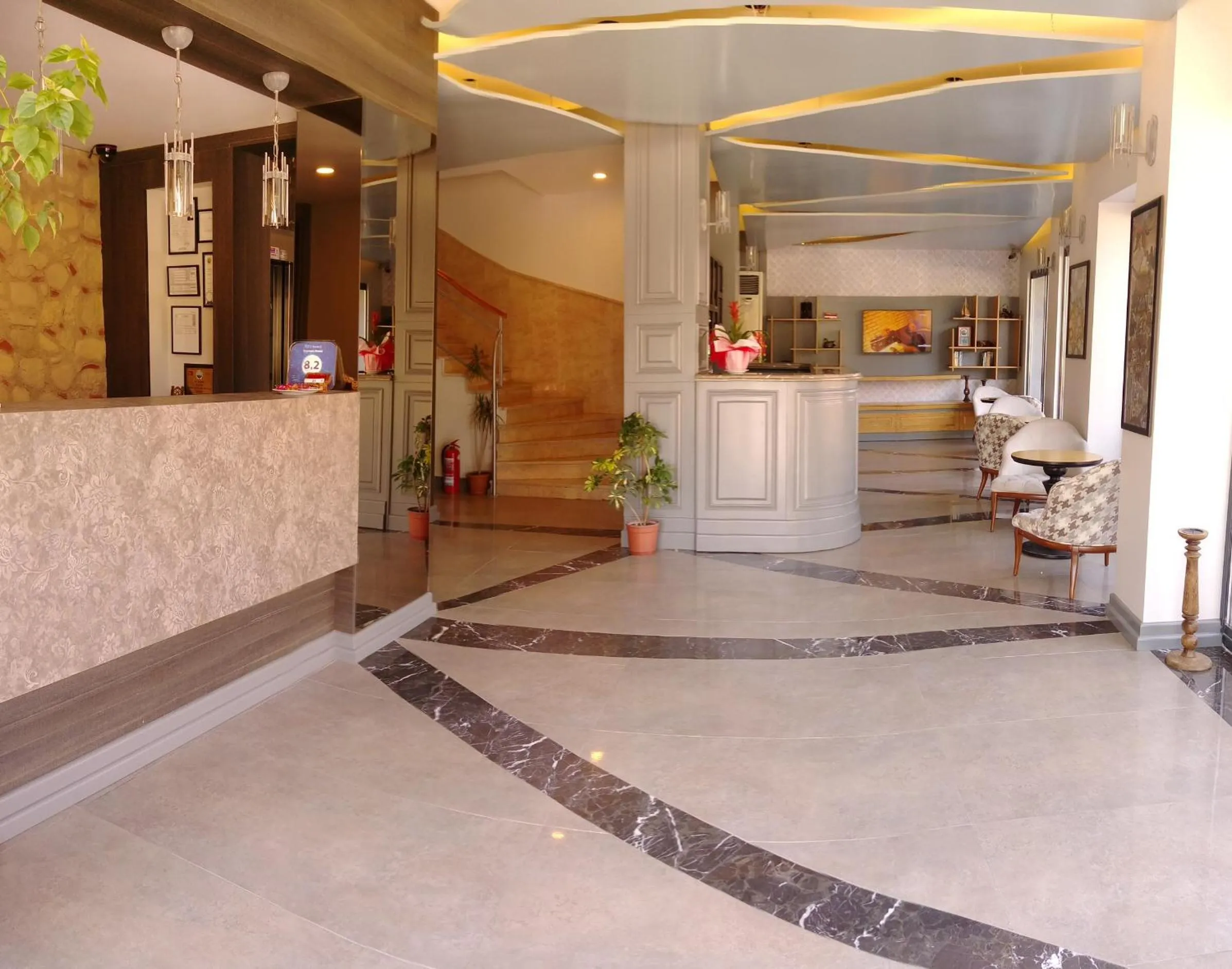 Communal lounge/ TV room in Seymen Hotel