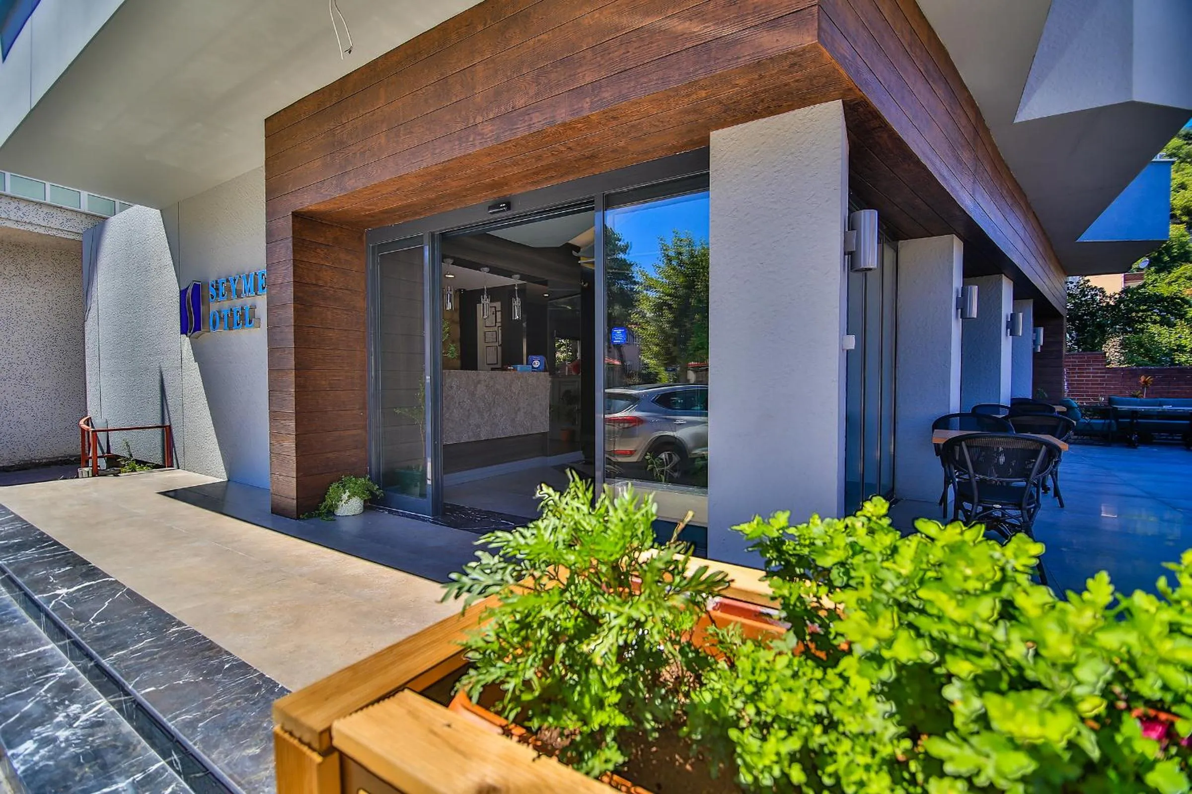 Facade/entrance in Seymen Hotel