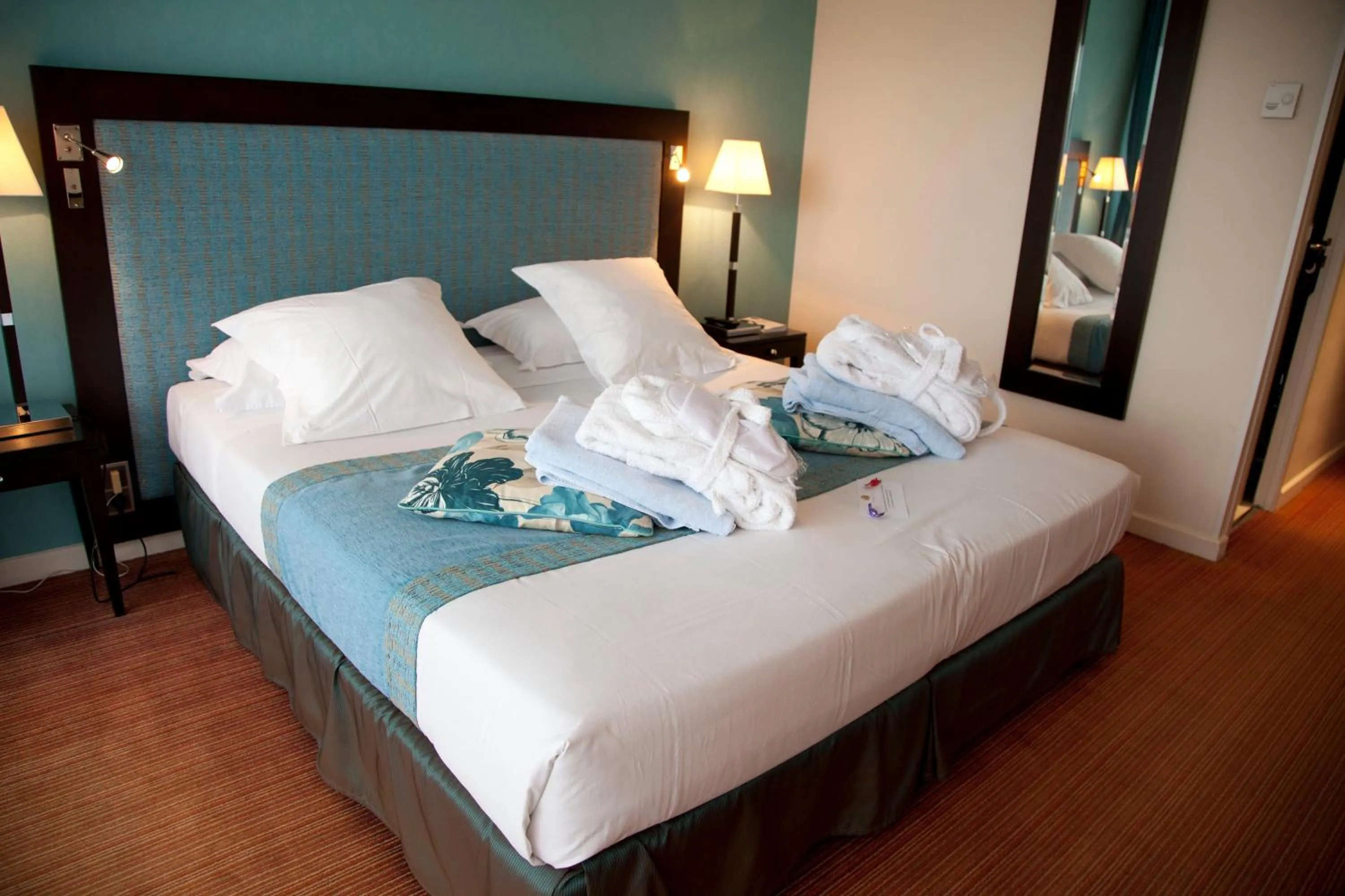 Photo of the whole room, Bed in Domaine De Saint Clair Spa & Golf