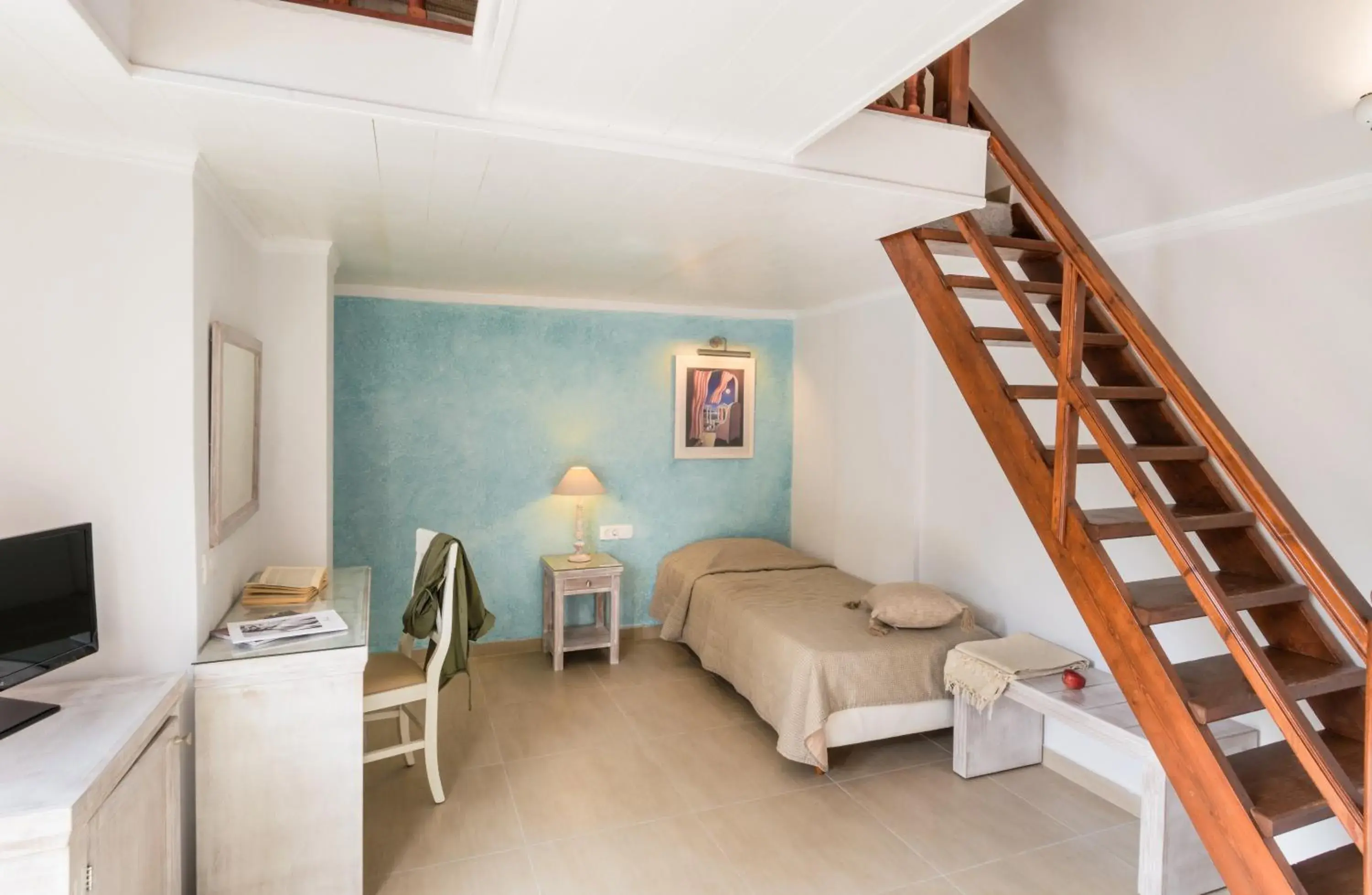 Bed in Hotel Sunrise Bed in Hotel Sunrise