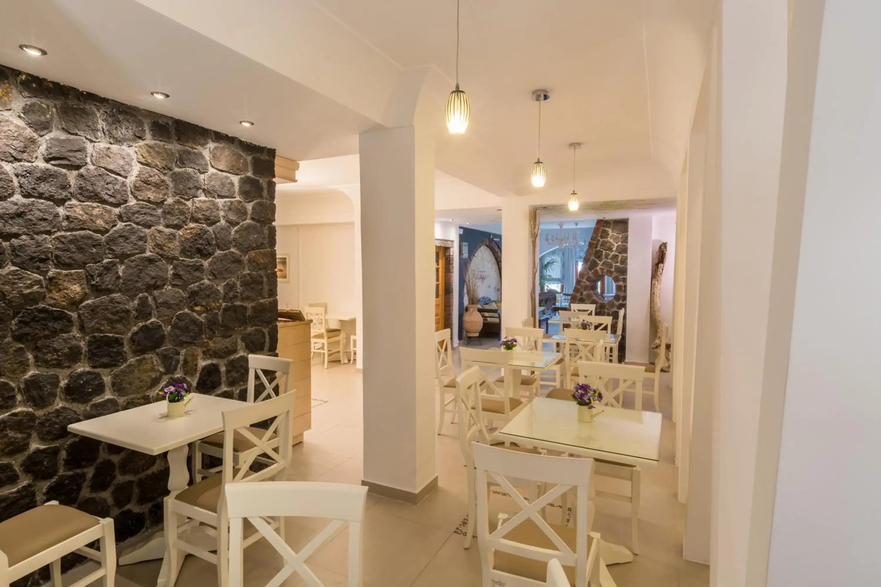 Lounge or bar in Hotel Sunrise Lounge or bar in Hotel Sunrise