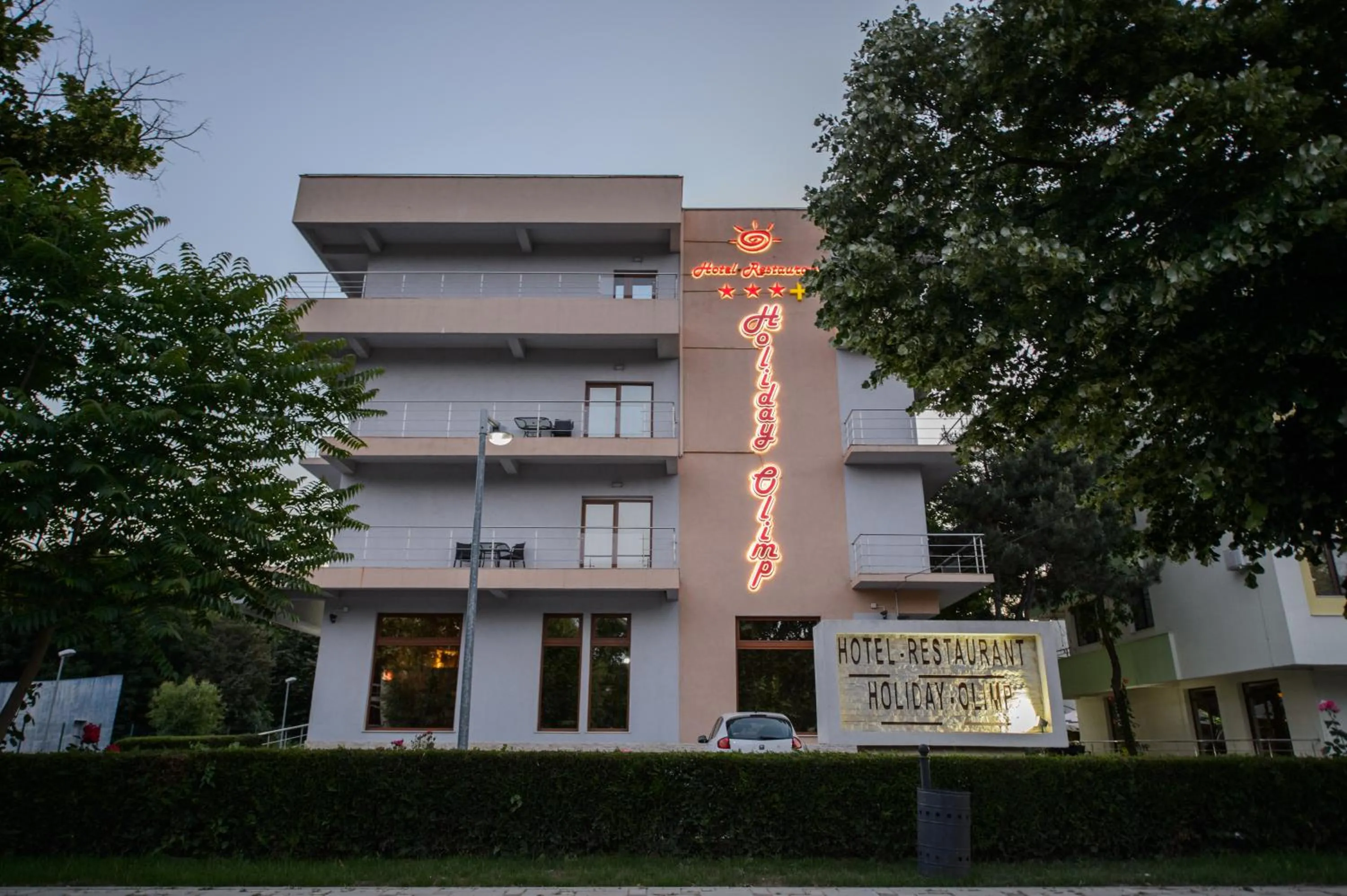 Facade/entrance in Holiday Olimp Hotel