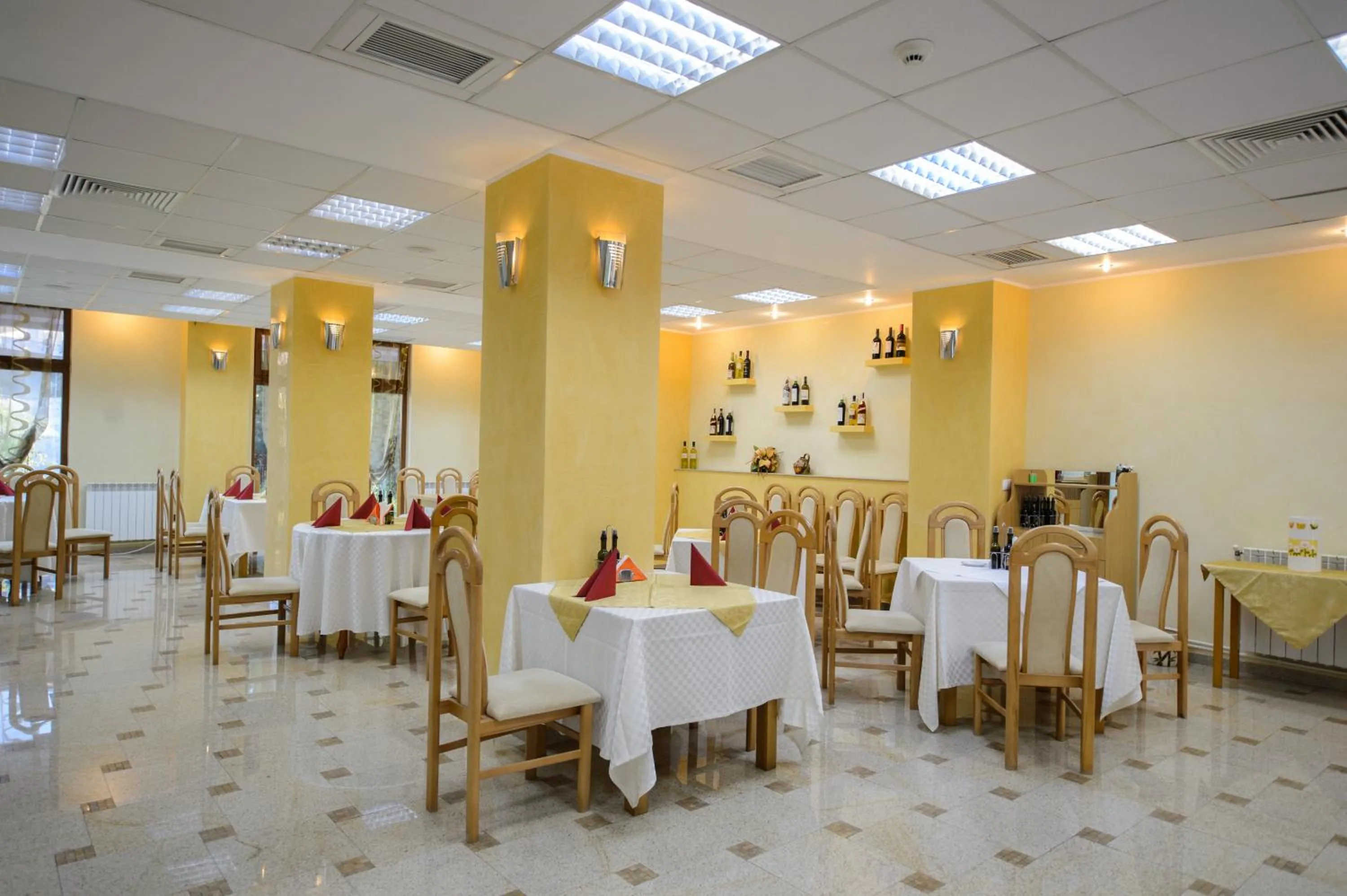 Restaurant/places to eat in Holiday Olimp Hotel