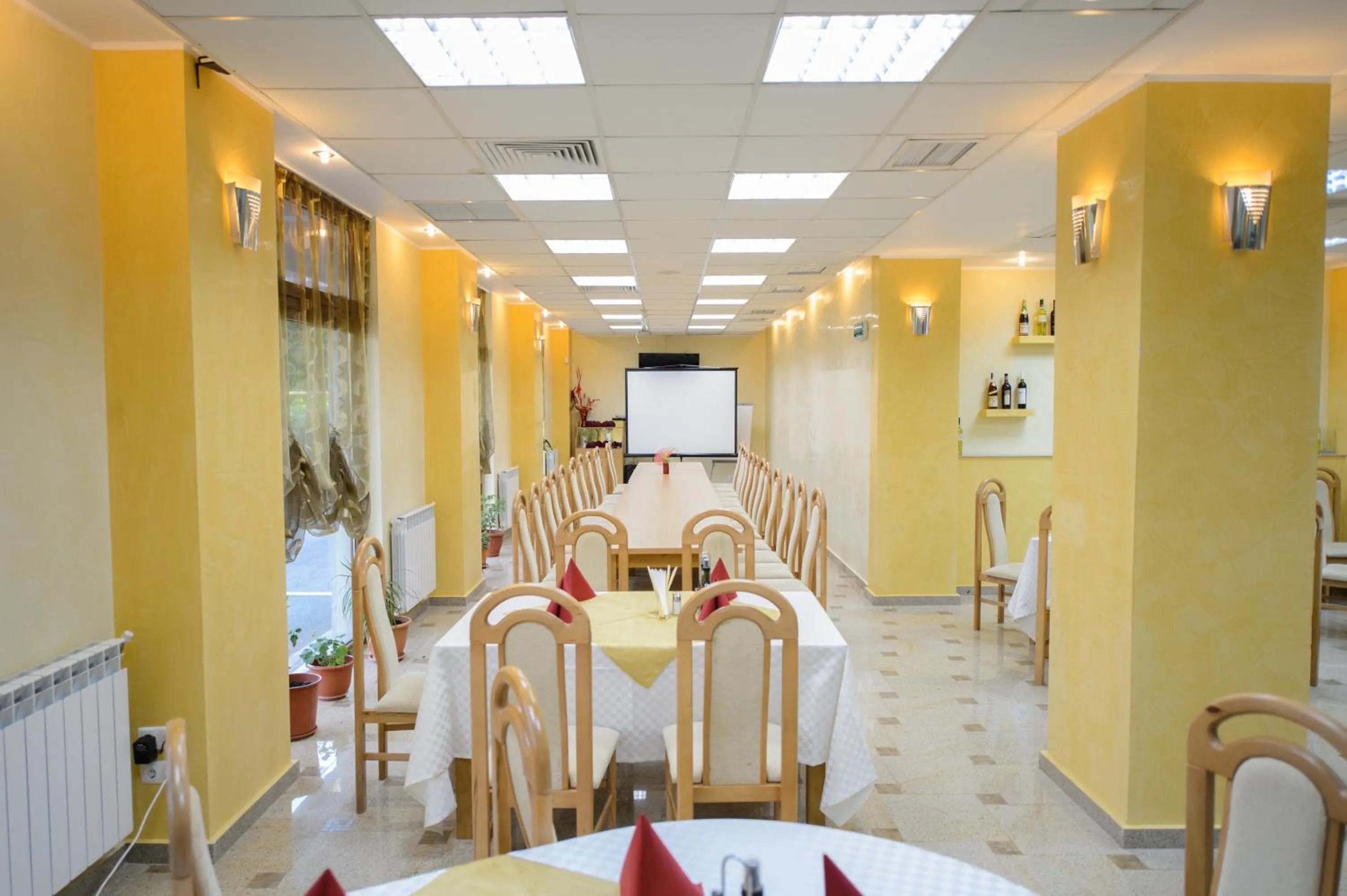 Restaurant/places to eat in Holiday Olimp Hotel