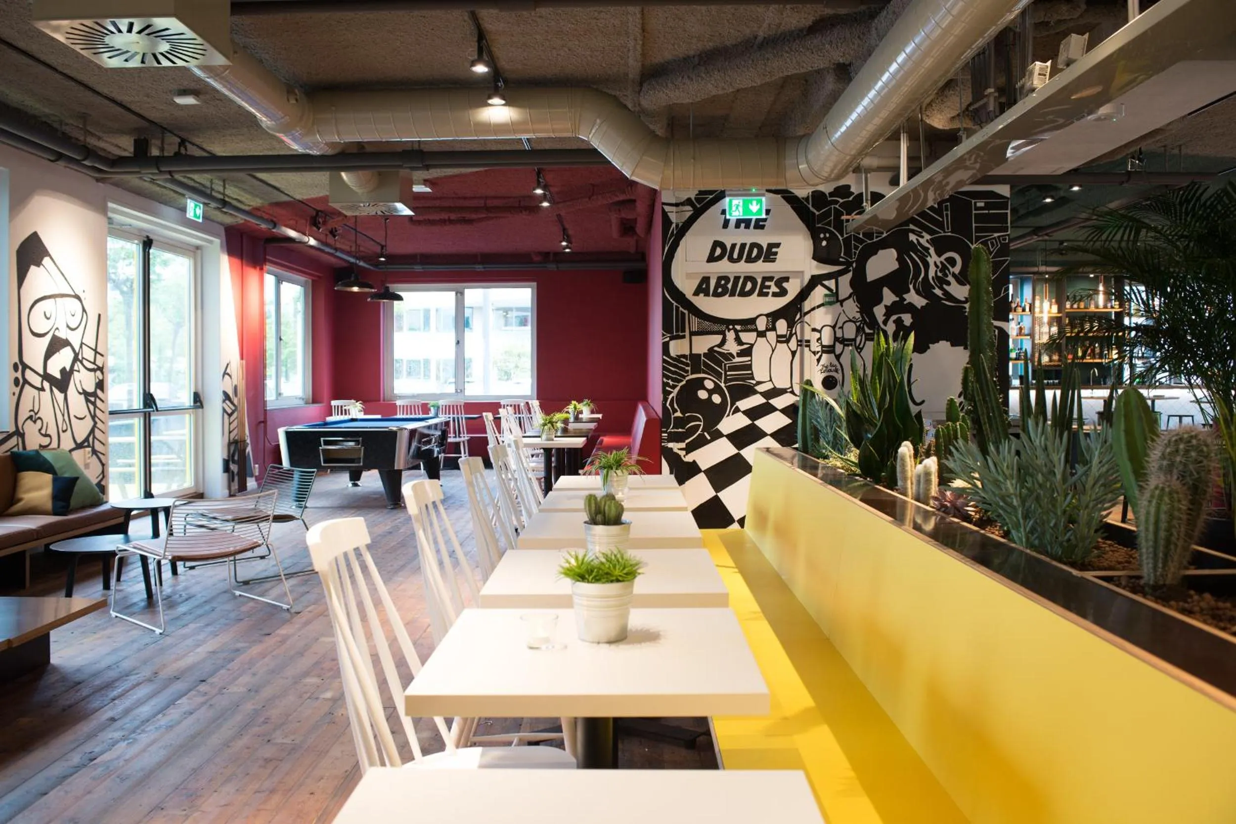 Seating area in Via Amsterdam