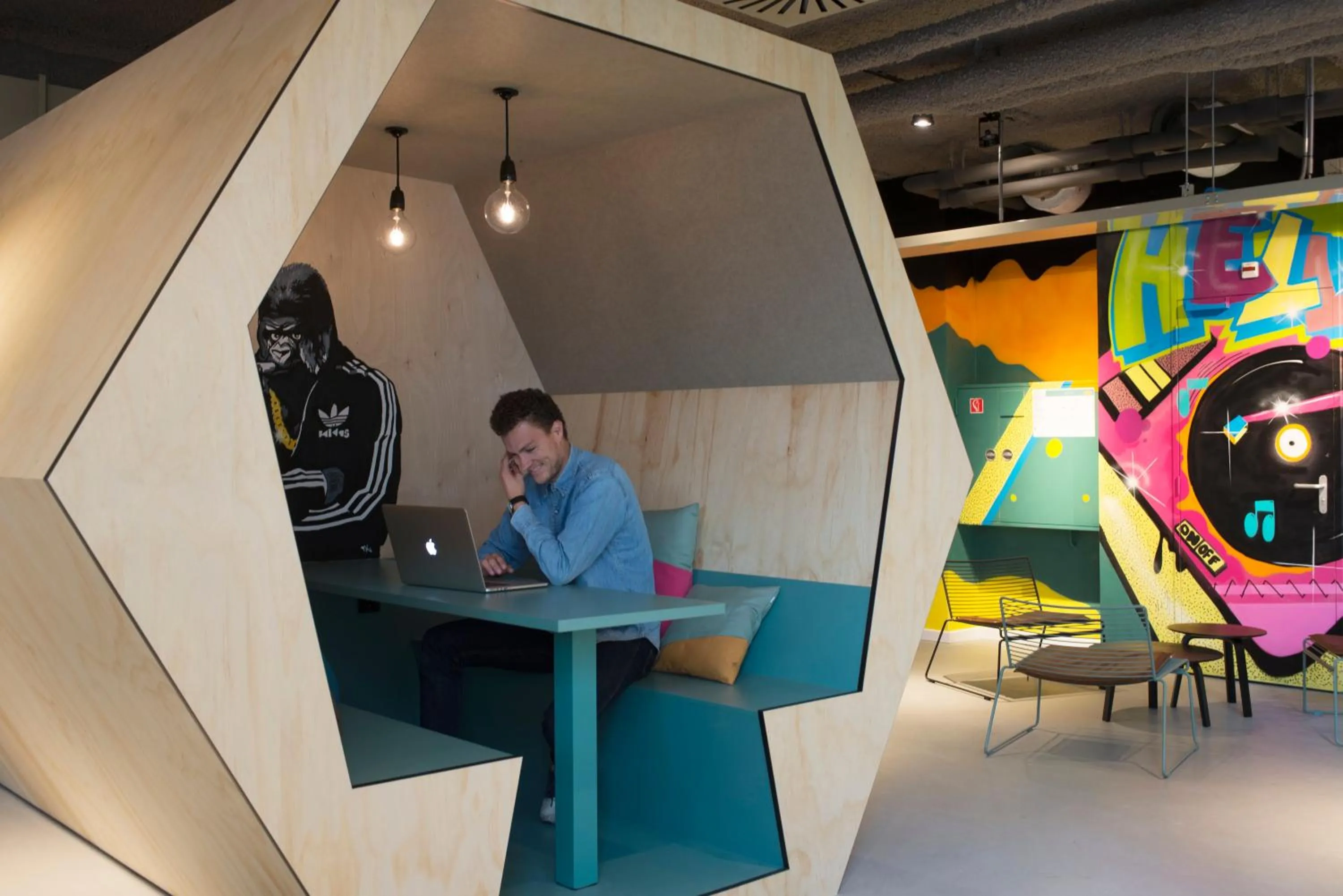 Area and facilities in Via Amsterdam