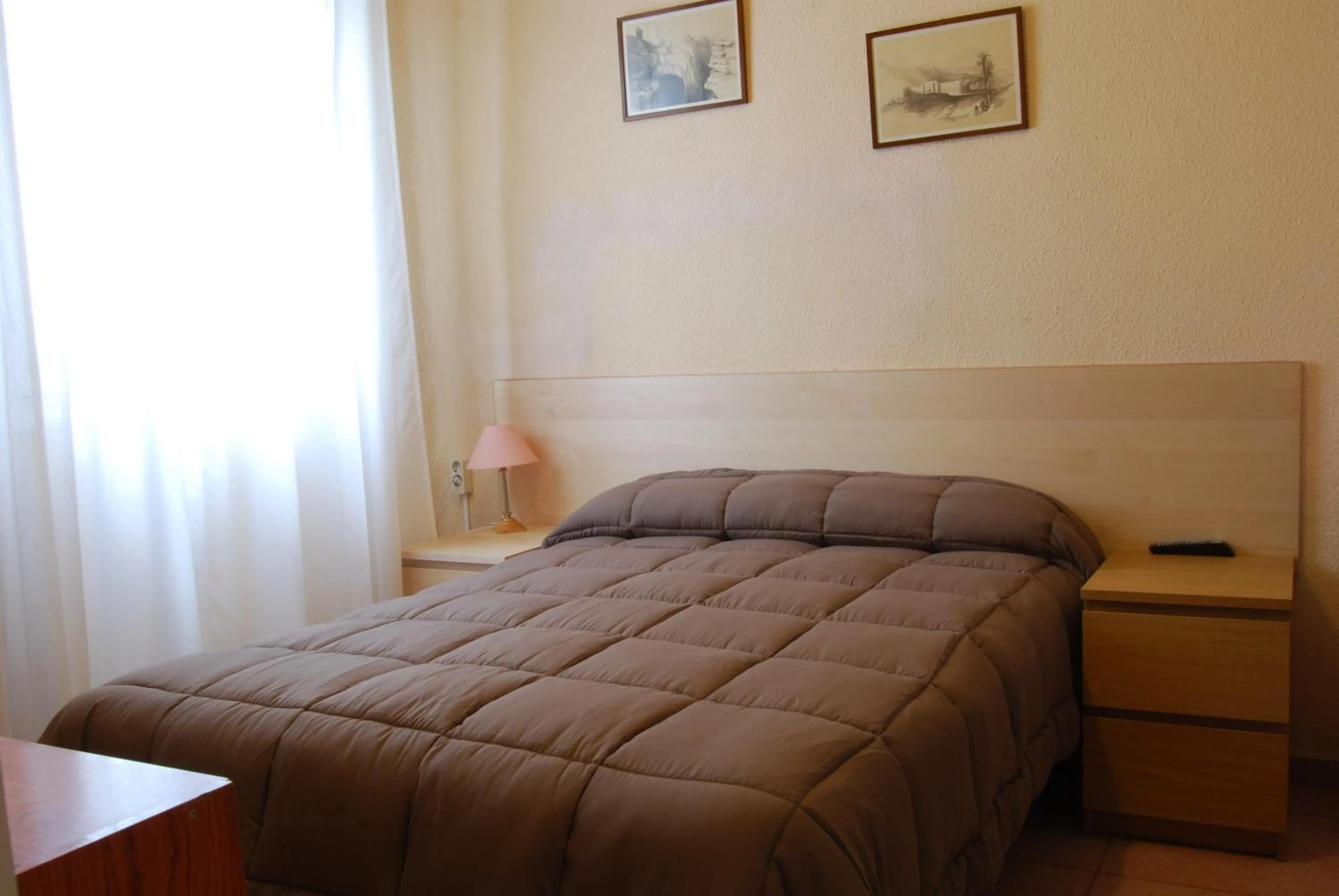 Bed in Hostal America