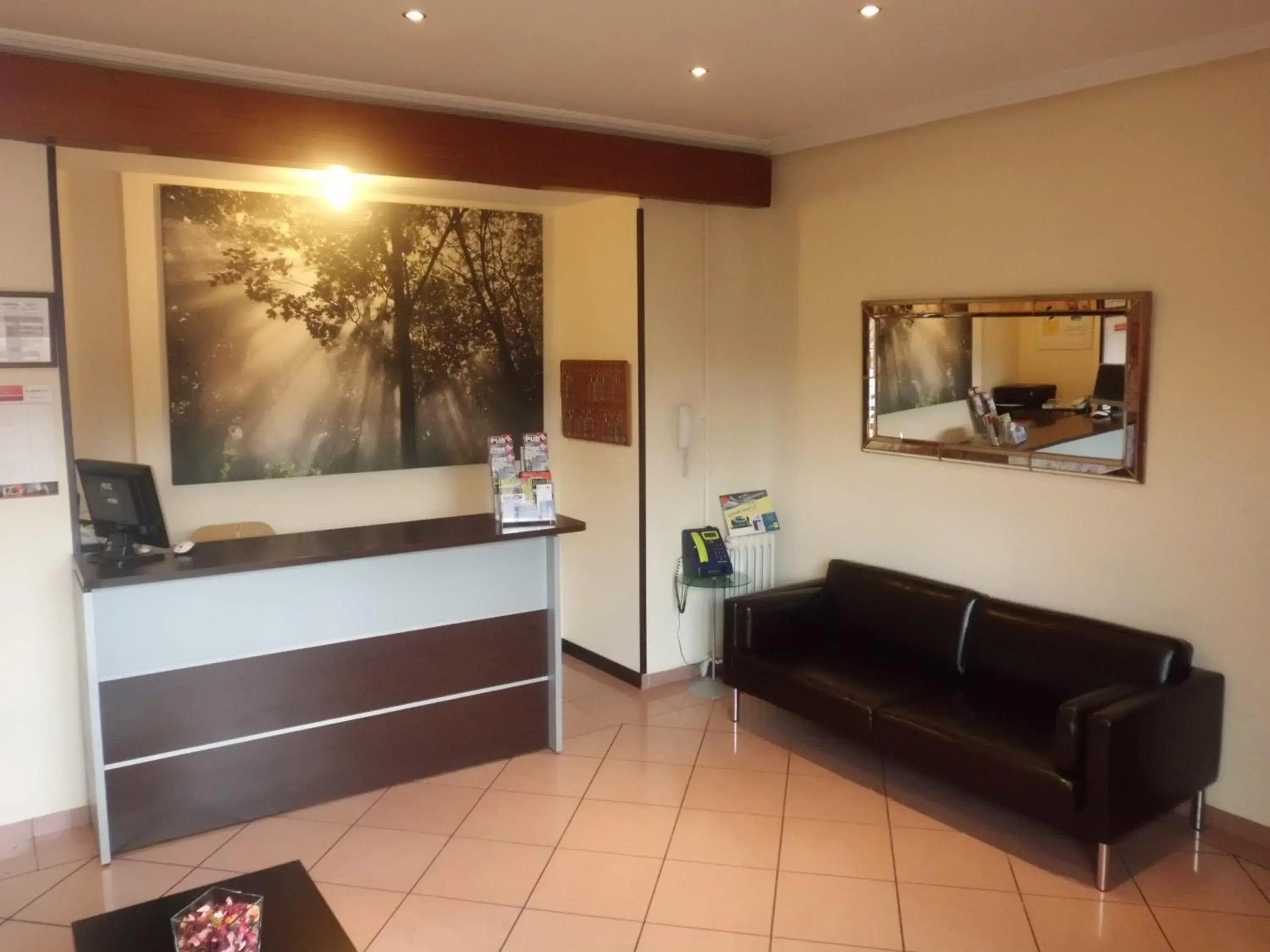 Lobby or reception in Hostal America Lobby or reception in Hostal America