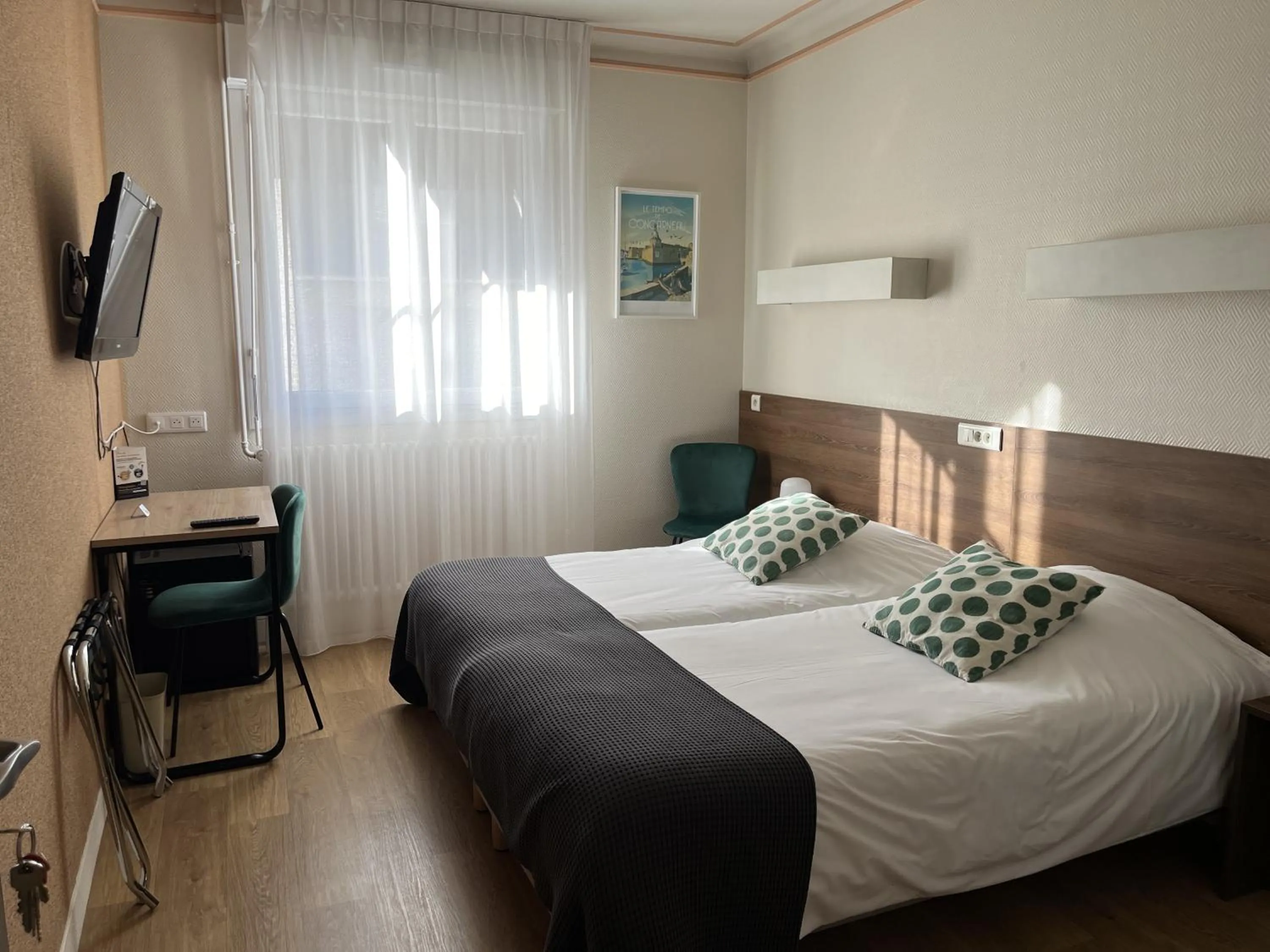 Photo of the whole room, Bed in Anne De Bretagne