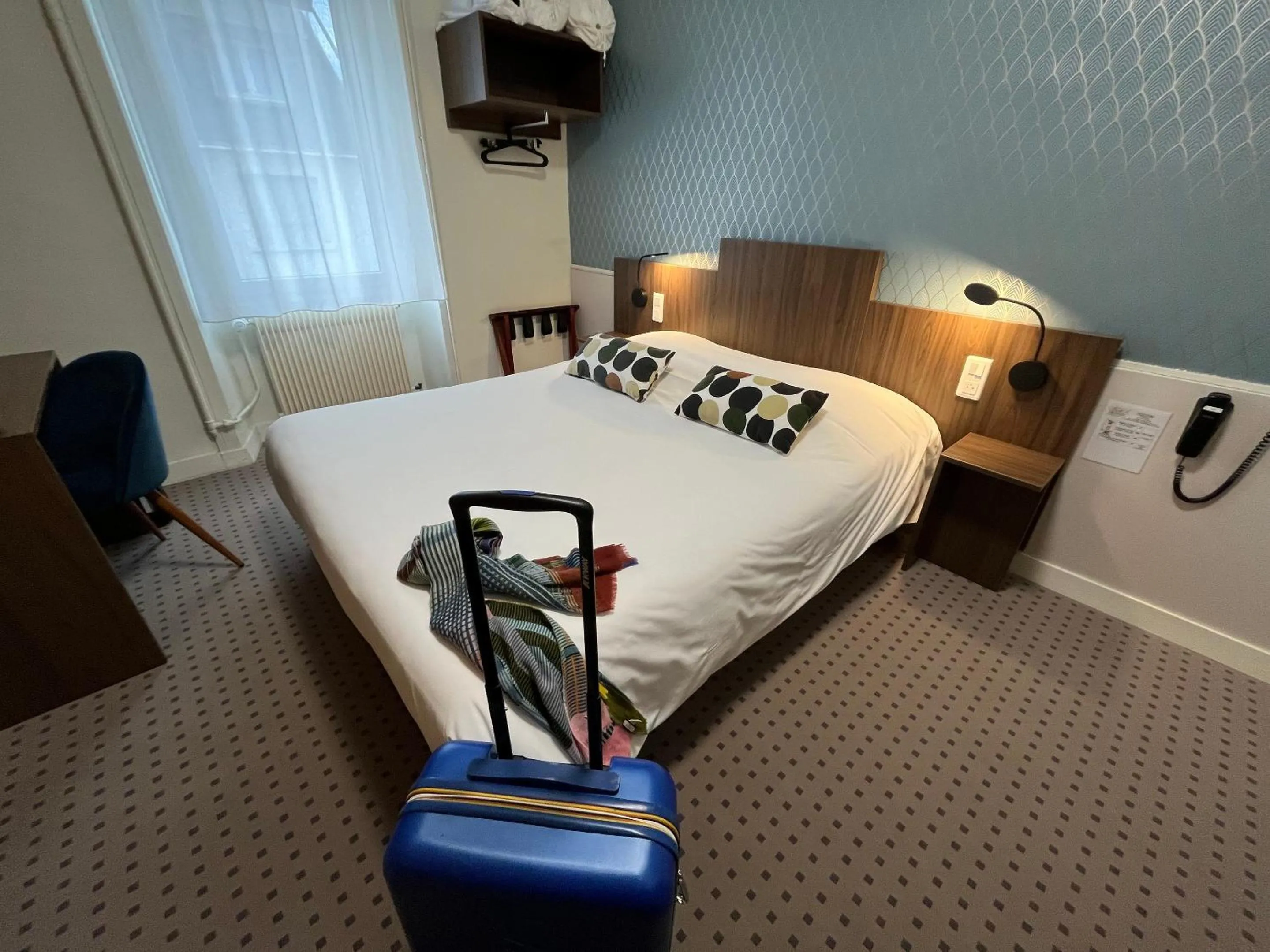 Bedroom, Bed in Anne De Bretagne