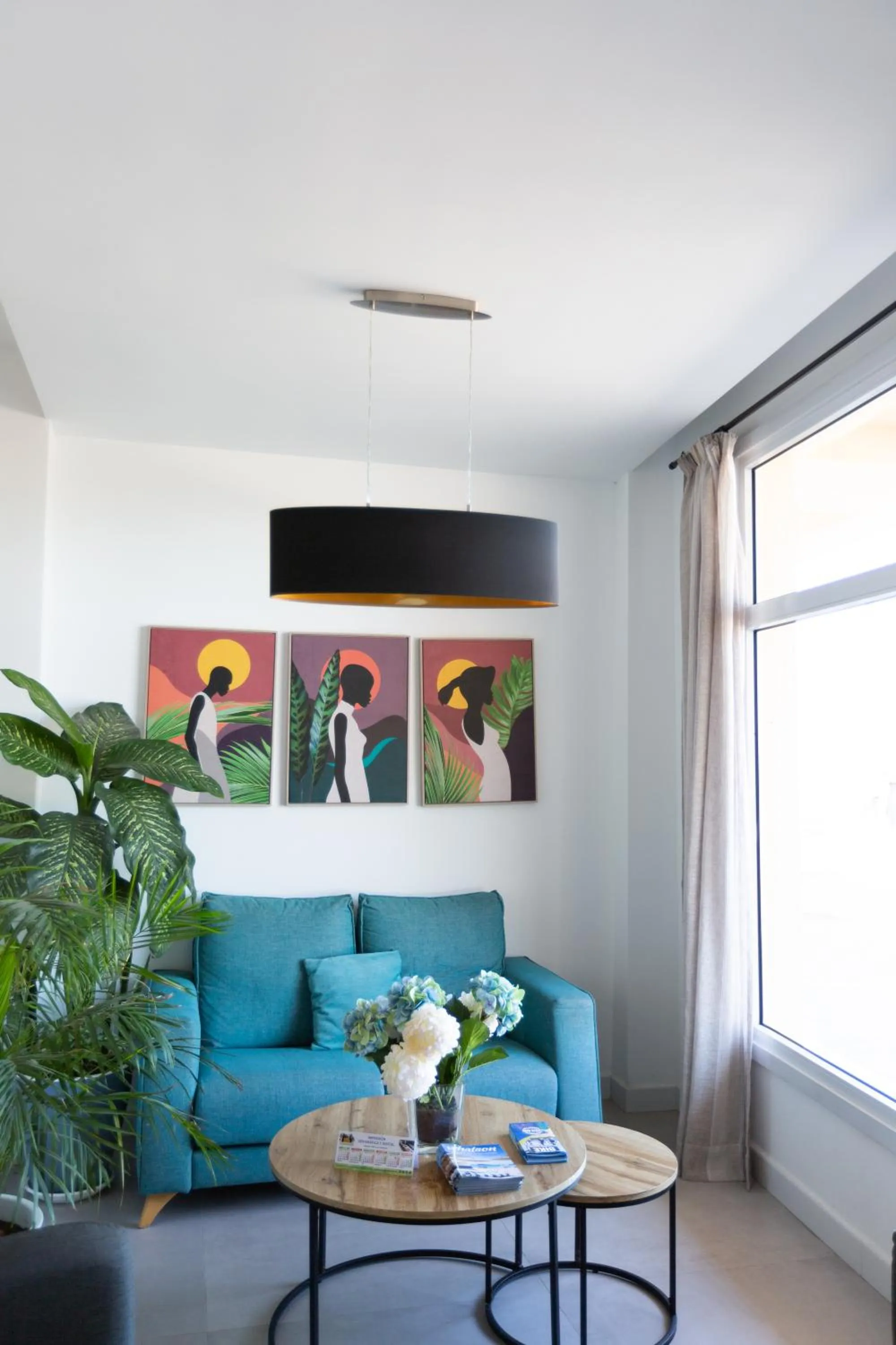 Facade/entrance in Hotel Mediterráneo by Croma