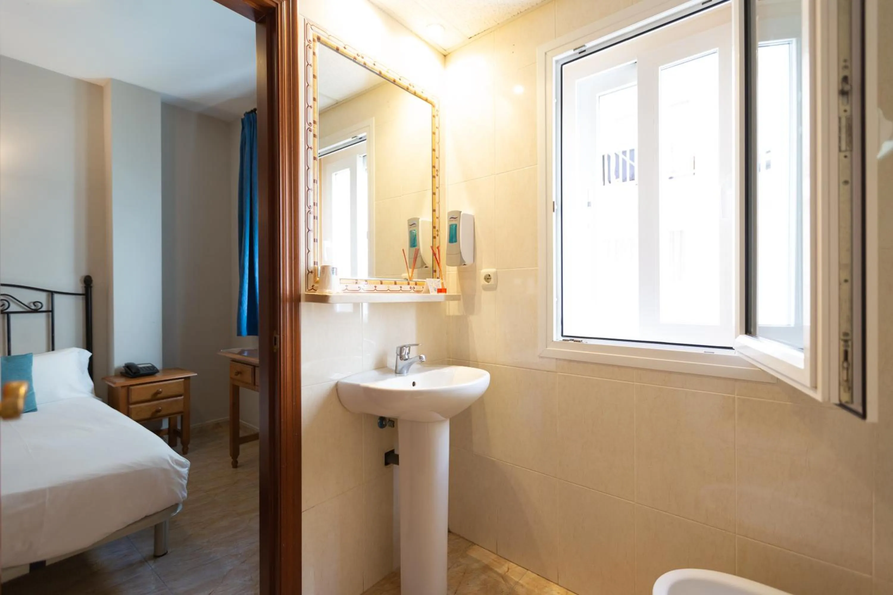 Bathroom, Bed in Hotel Mediterráneo by Croma