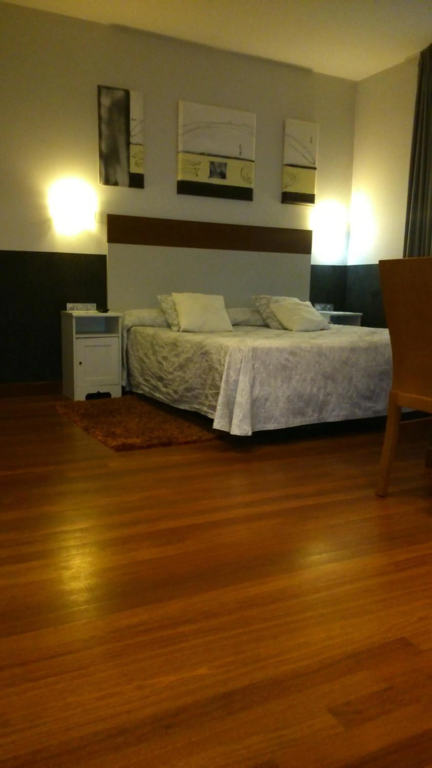 Shower, Bed in Hostal San Sebastian Centro