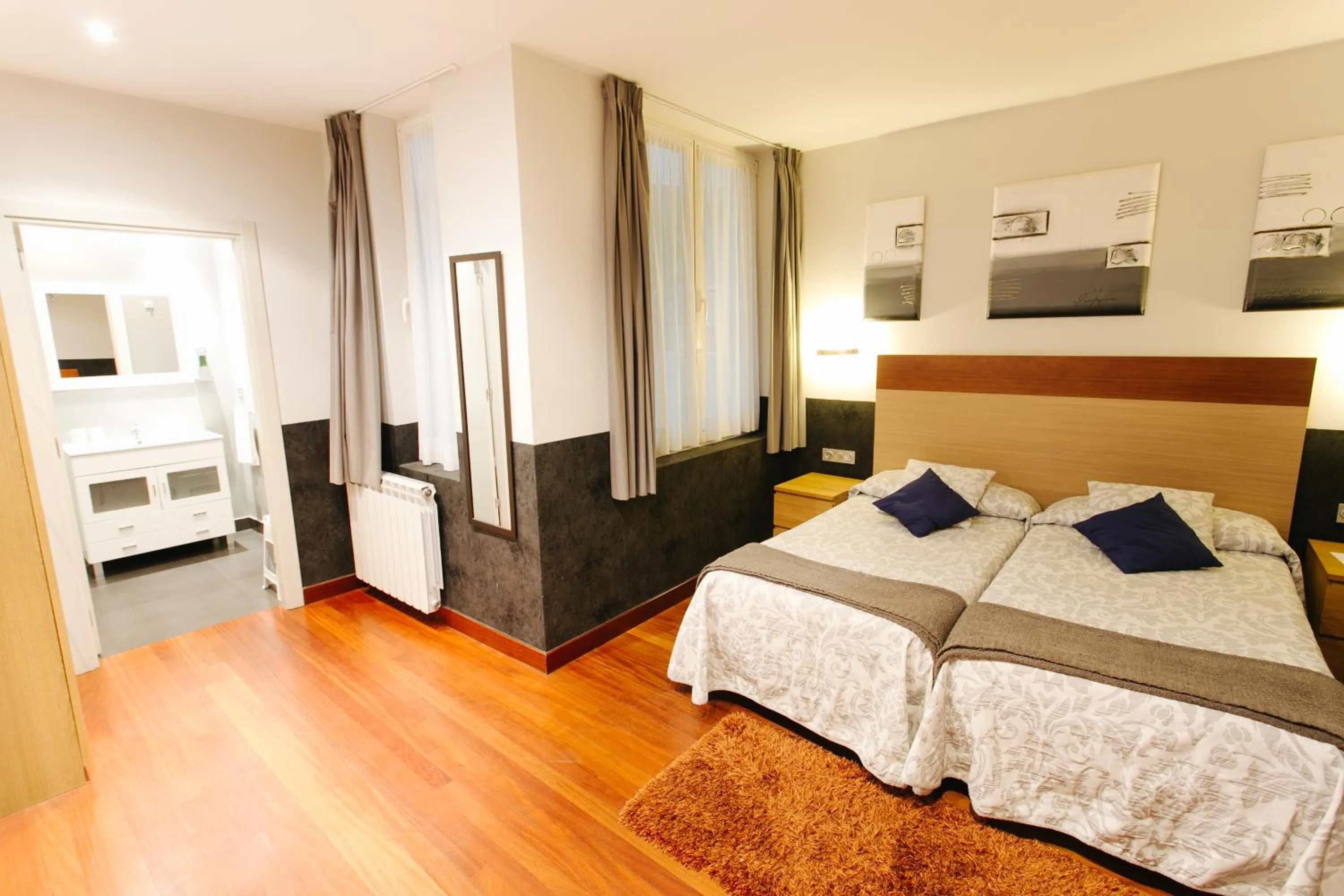 Photo of the whole room, Bed in Hostal San Sebastian Centro