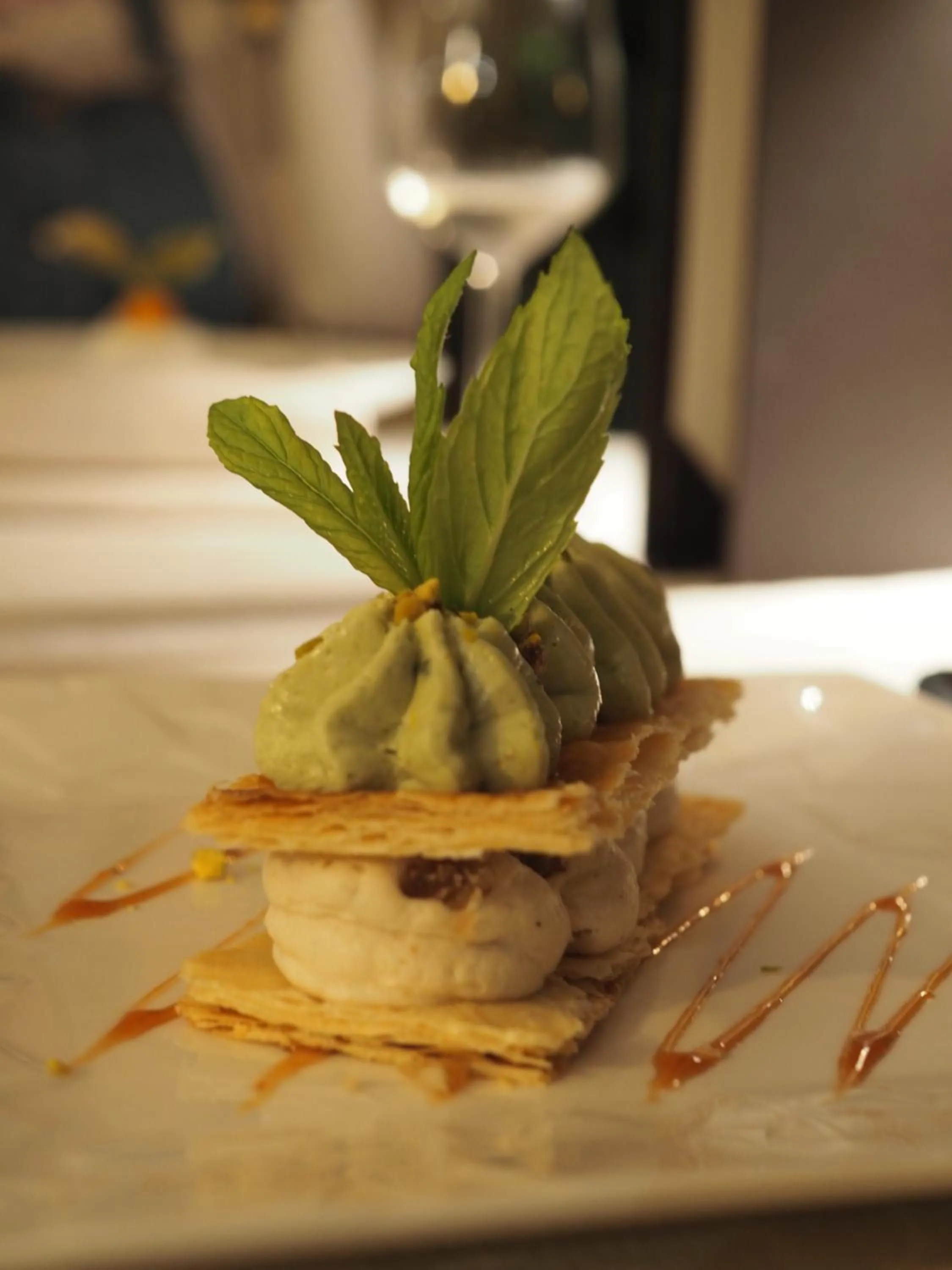 Restaurant/places to eat in Auberge Du Lac