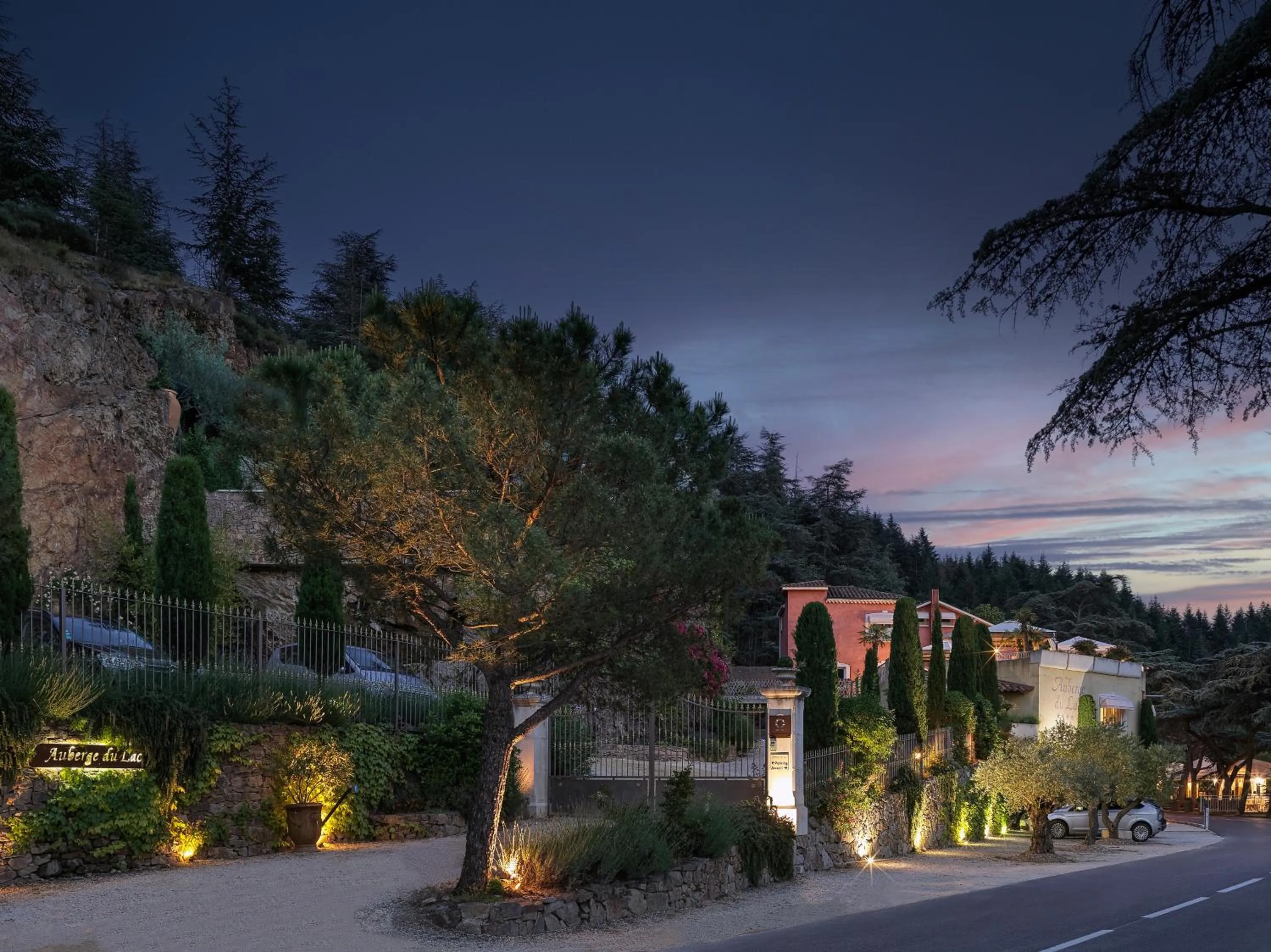 Property building in Auberge Du Lac