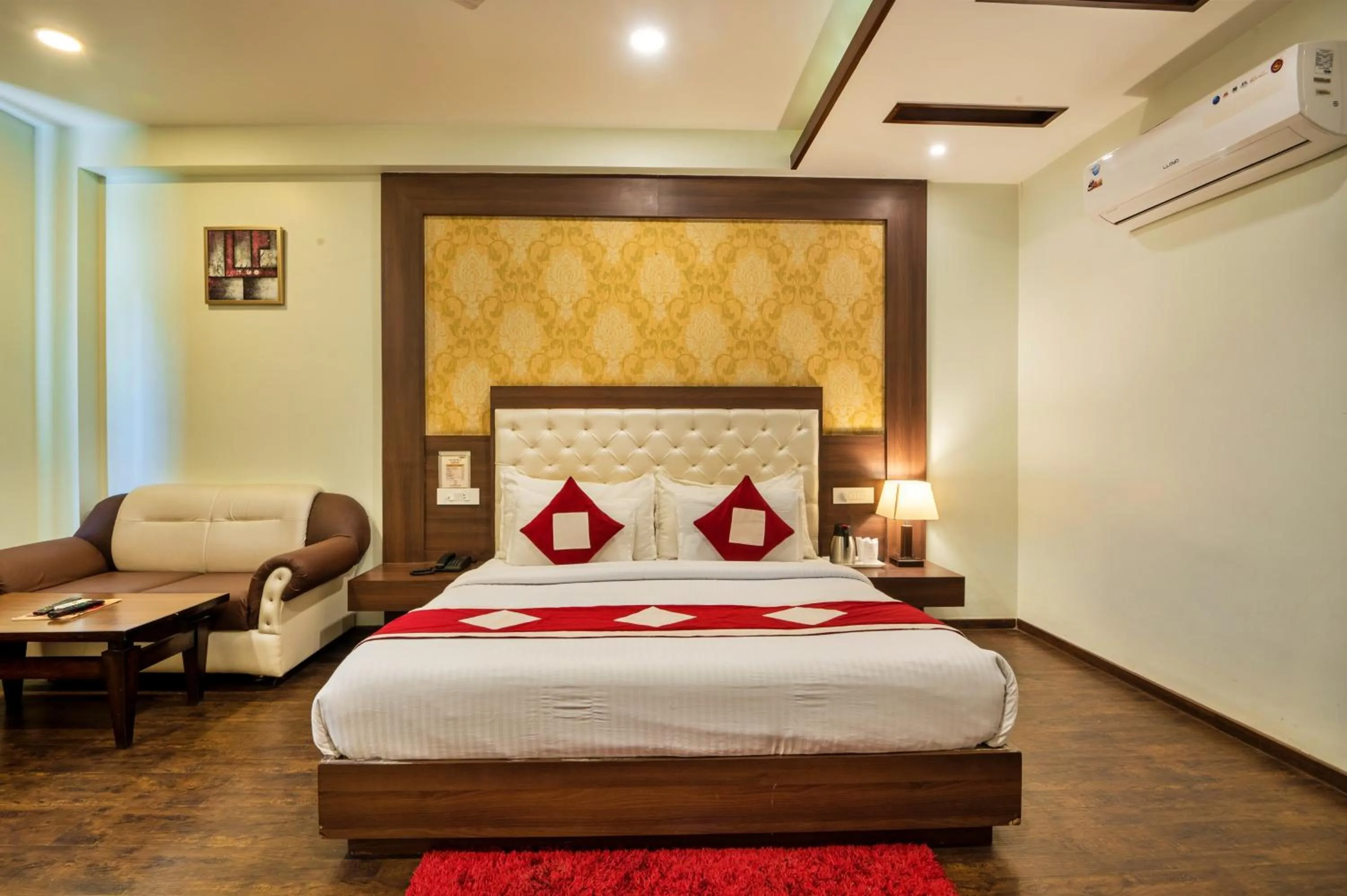 Bed in Hotel The Royal Krishna