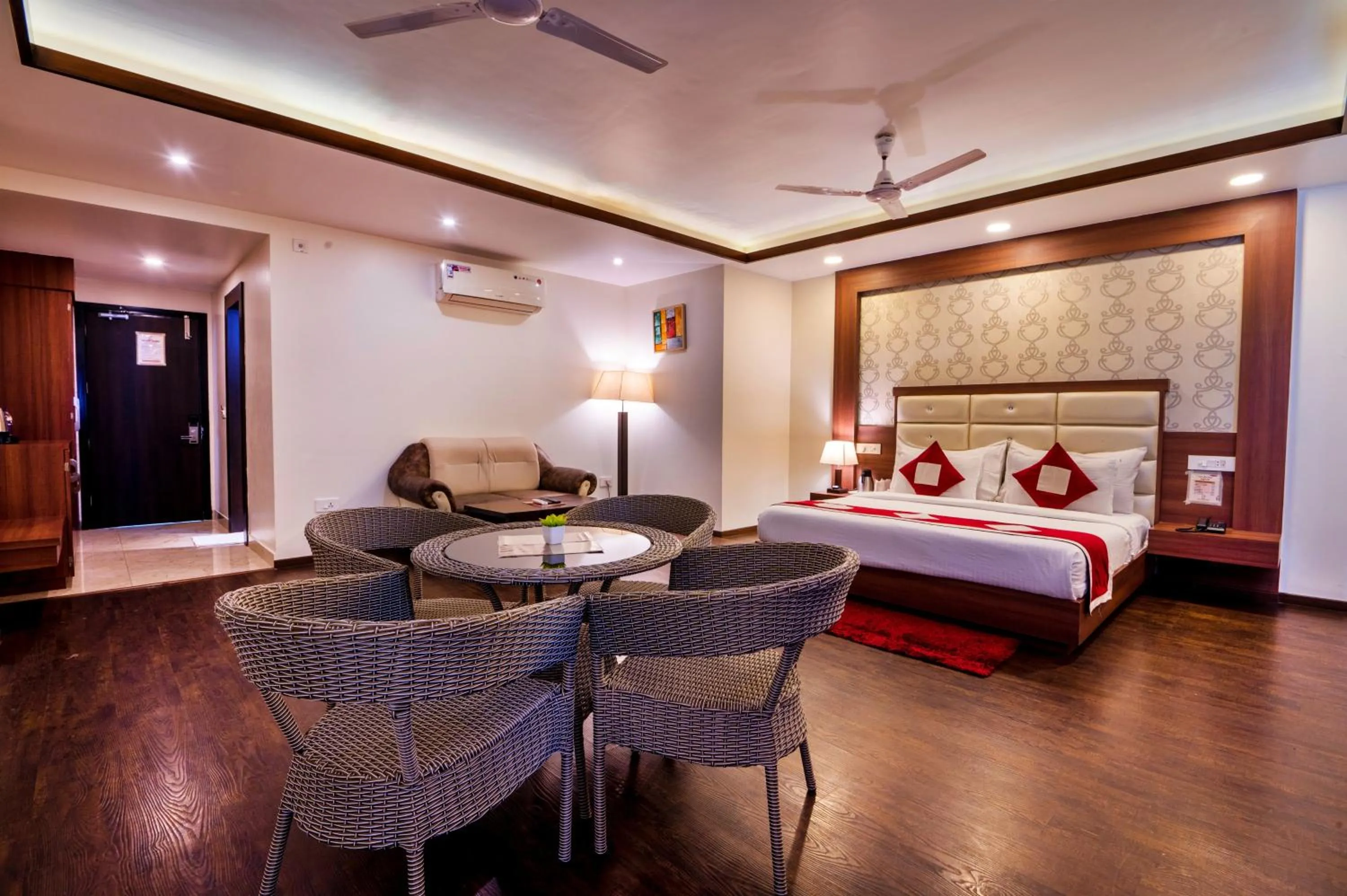 Bed in Hotel The Royal Krishna