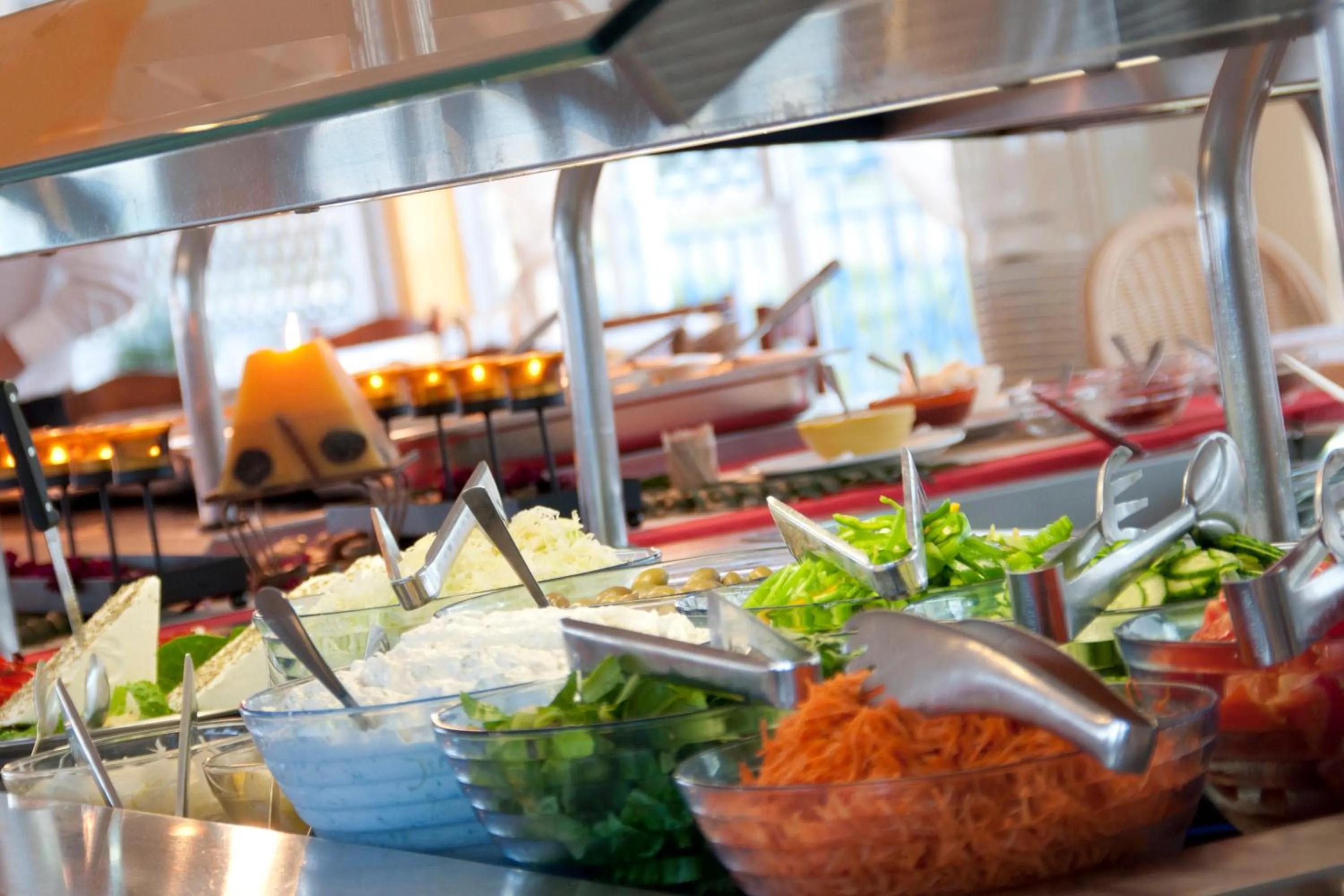 Restaurant/places to eat in Lardos Bay Hotel